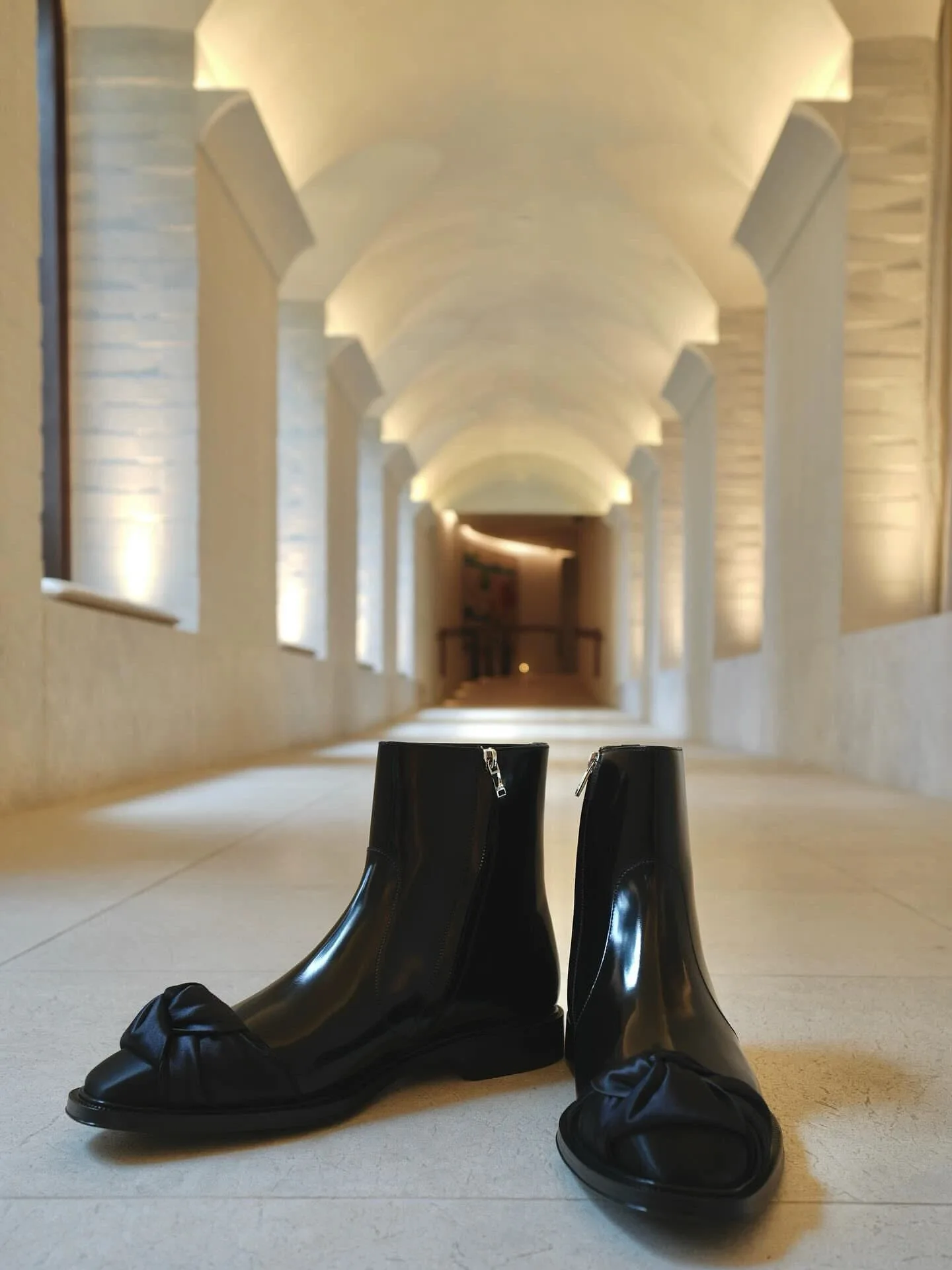 New Spring/Autumn Black Patent Leather Satin Bow Tie Decor Ankle Boots Low Heel Pointed Toe Side Zipper Elegant Chelsea Boots