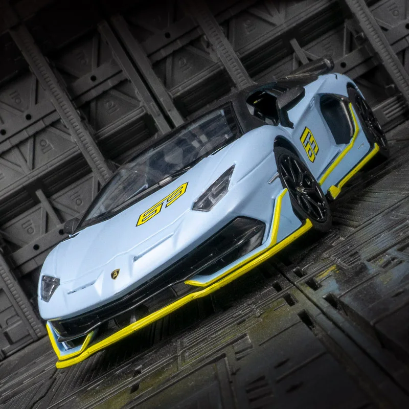 CCA 1:24 simulação Lamborghini Aventador SVJ63 liga supercar modelo coleção de ornamentos de carro 2 portas podem ser abertas.