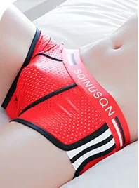 

Ice Mesh men's underwear hot boxers Korean version of the summer breathable close-fitting comfortable shorts