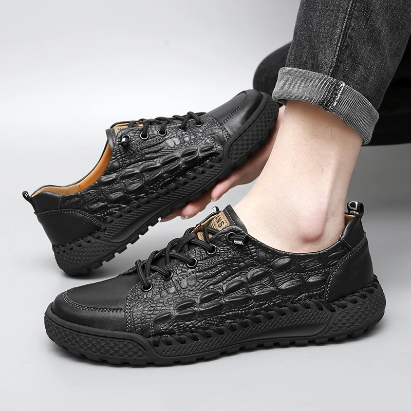 

Кожаные лоферы ручной работы | Видимые перфорированные швы и полированный край | Деловые повседневные слипоны