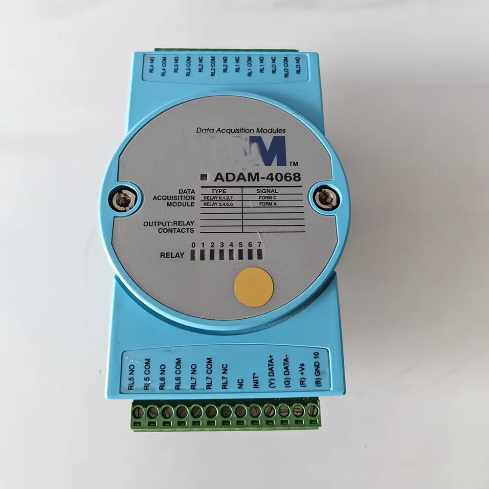 Modul relay delapan saluran ADAM-4068