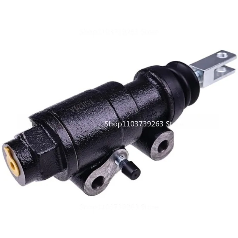 

Suitable for Komatsu Komatsu Forklift Parts FB15-18 Brake Master Pump Brake Master Cylinder 34A-36-11400