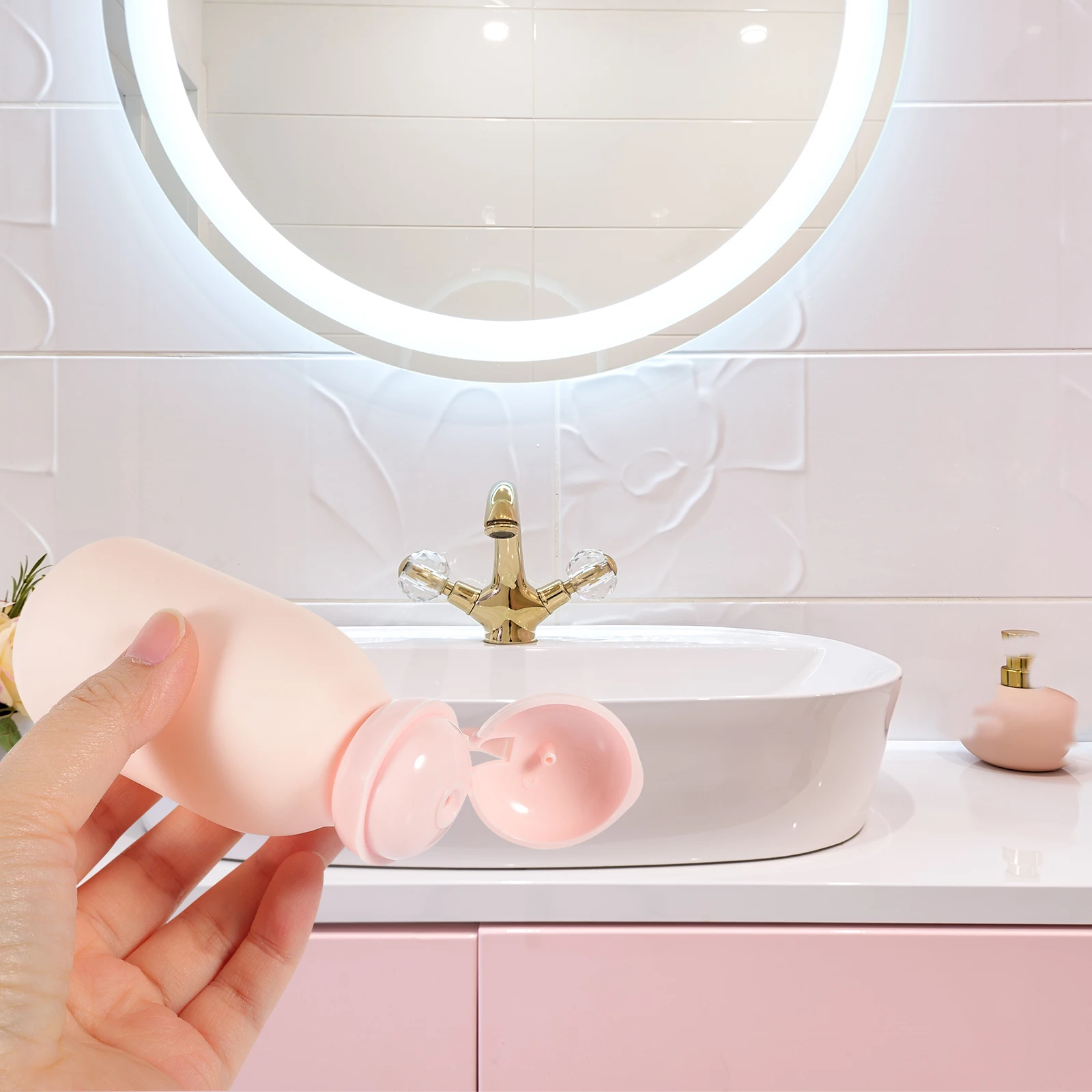 

3 Pcs Flip Top Squeeze Bottles 100ml Pink Travel Toiletries Shampoo Containers Leakproof Trendy Cute Color Easy Clean