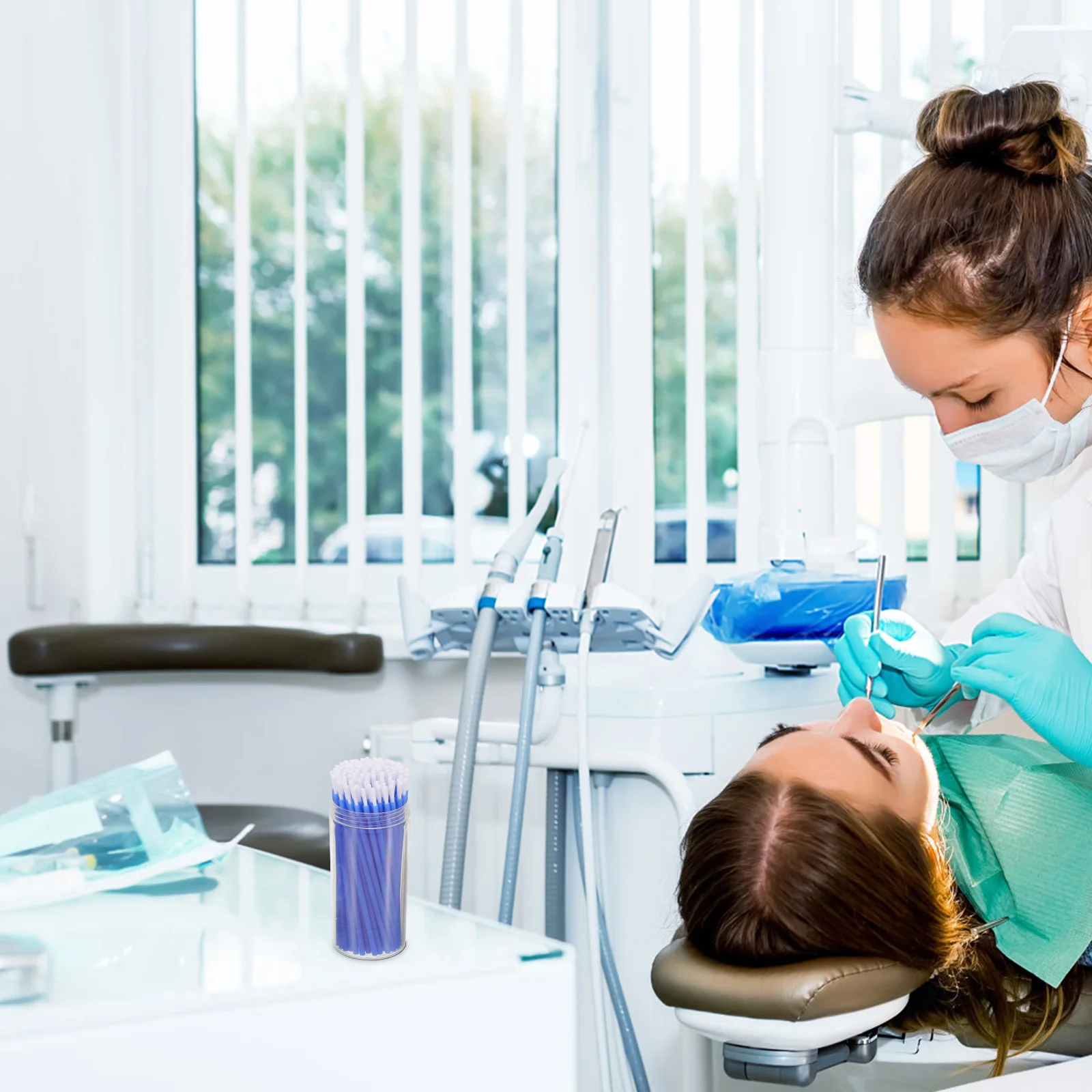 

100Pcs Small Disposable Dental Applicator Brush Compact Lightweight Teeth Fluoride Applicator Brush for Oral Application