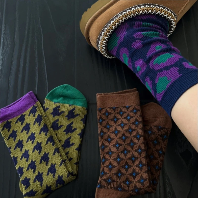 3 Paar Frühling und Herbst neue Retro geometrische Thousand Bird Grid Damensocken Minderheit literarischen und ethnischen Stil lange Socken