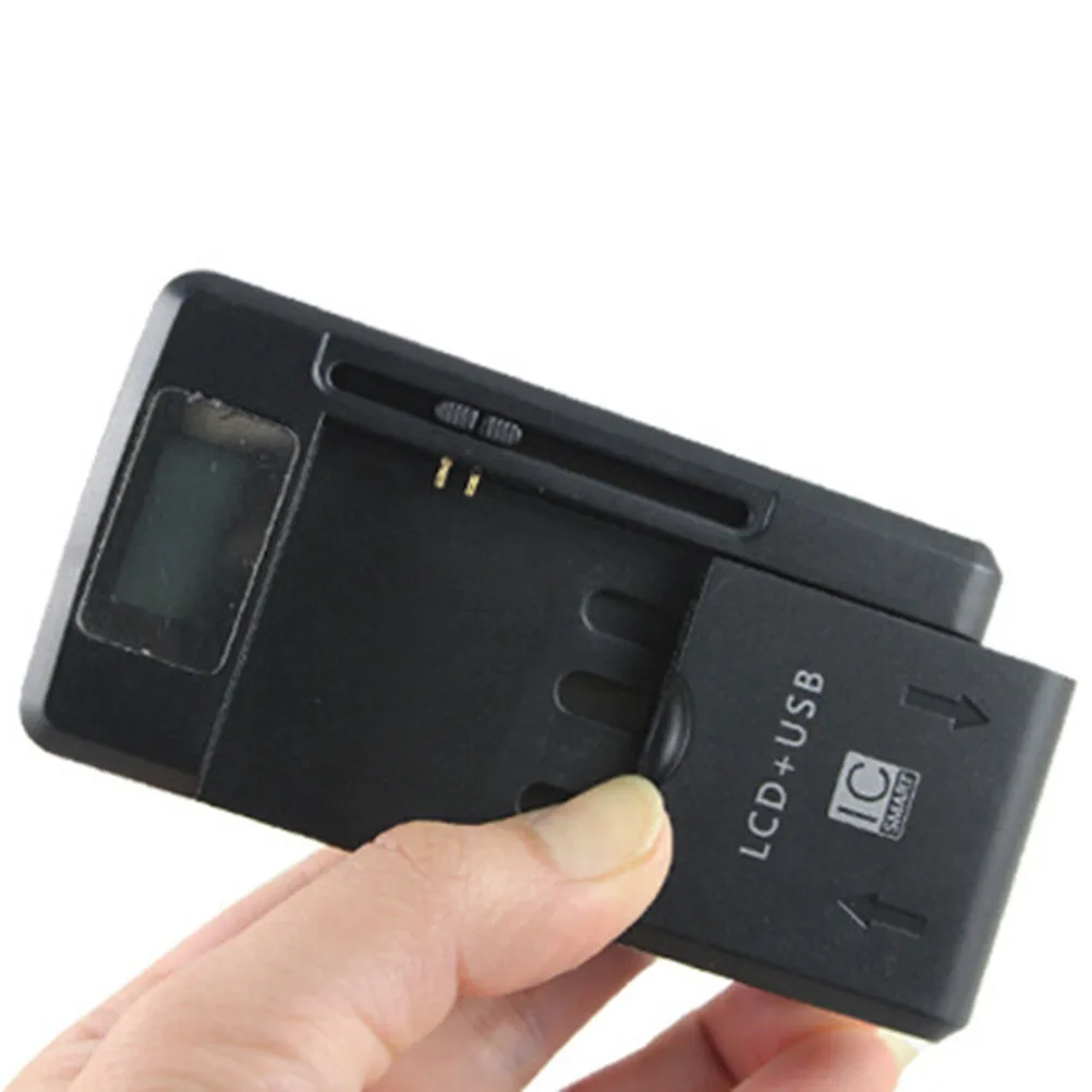 عالمي سريع مع 2Pin US Plug شواحن محمولة مؤشر LCD آمن وفعال #5