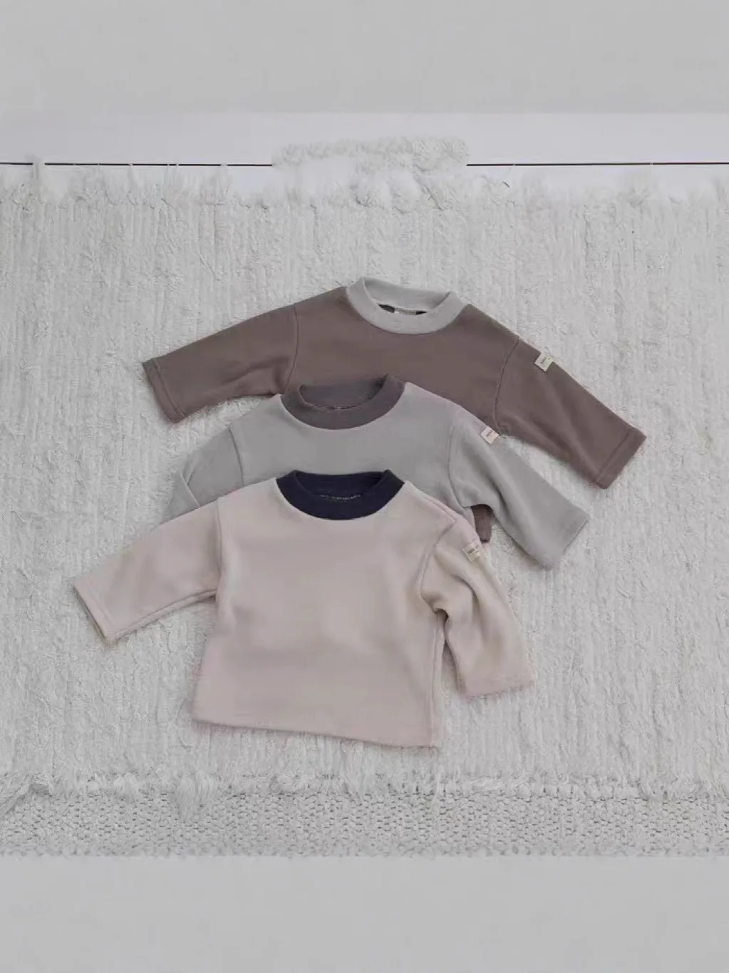 طفل فتاة الصلبة بسيطة قاع القمصان الرضع الصبي تنوعا بلايز عادية 2025 الخريف جديد طفل طويل الأكمام تي شيرت القطن #2