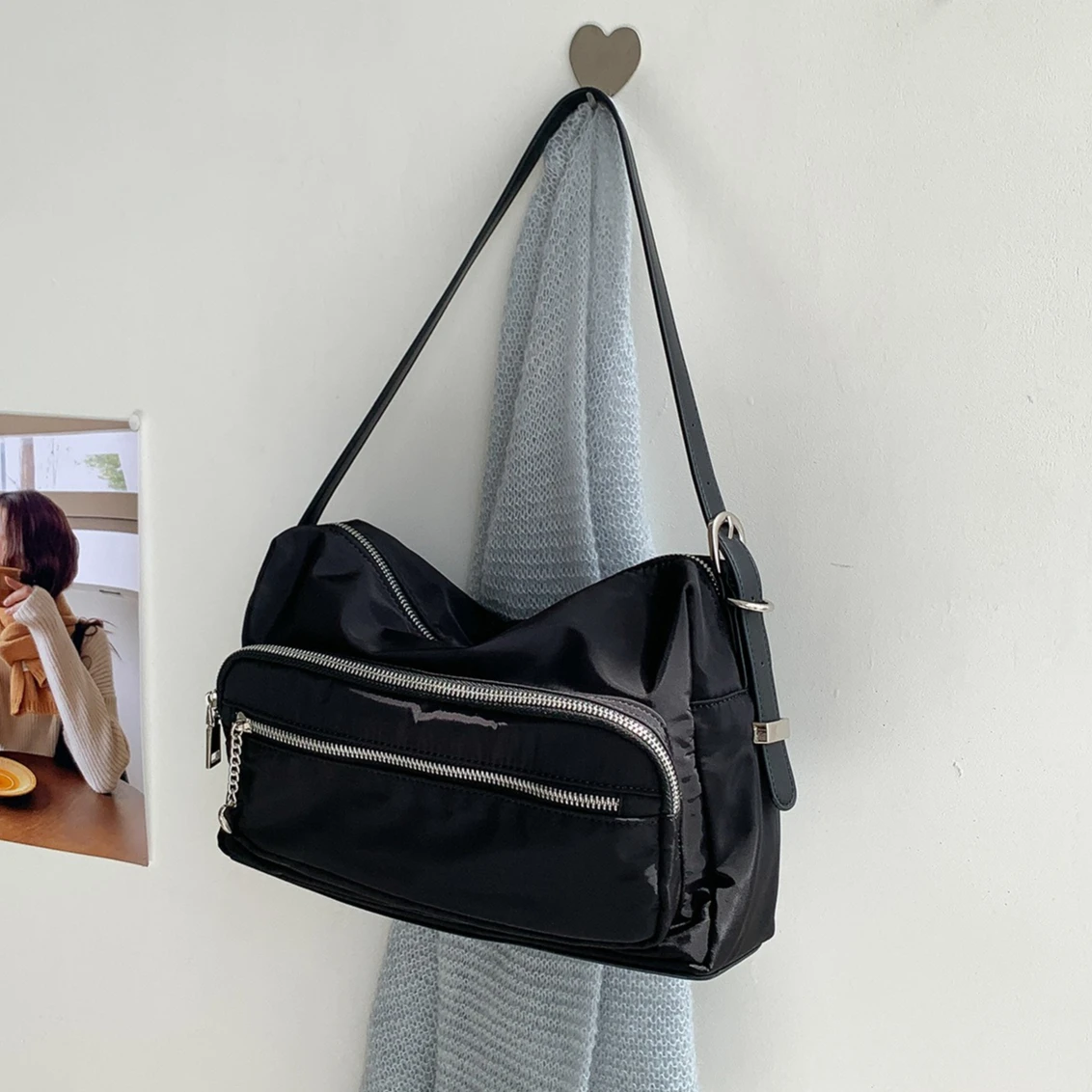 Multiple Zippers Women Shoulder Bag Fashion Nylon Big Handbag Armpit Bag Large Capacity Commute Totes for Going Out Shopping