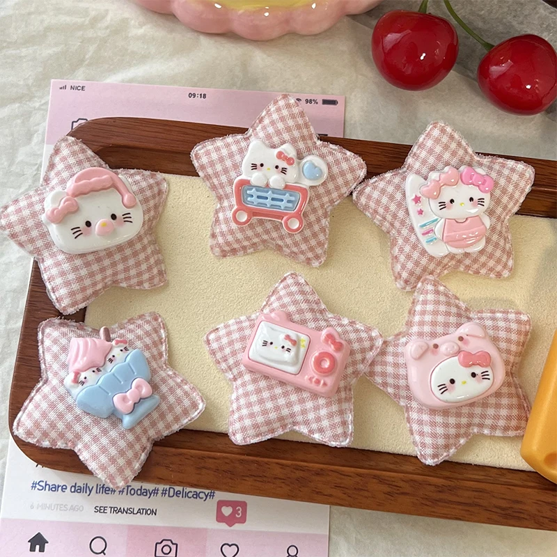 Cute Sanrio Hello Kitty Hair Clips para mulheres, Checkered Star Hair Clips para meninas, moda doce, Side Bangs Clip, Acessórios para cabelo dos desenhos animados