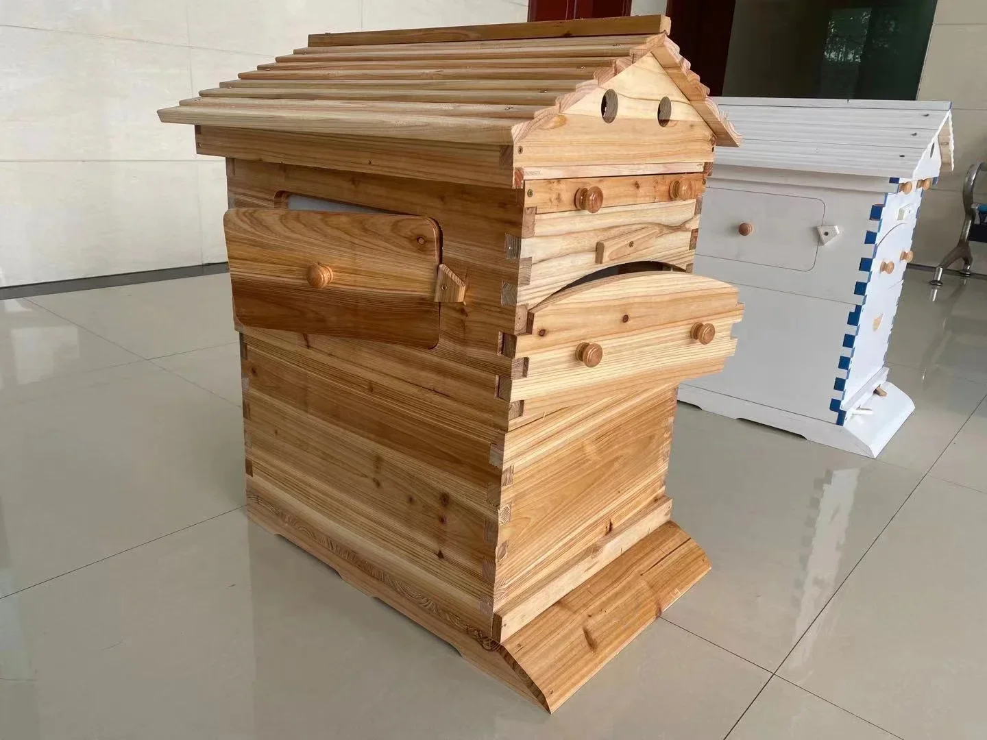 

High Quality Wax-Coated Fir Wood Automatic Bee Hive Apiculture Beekeeping Equipment