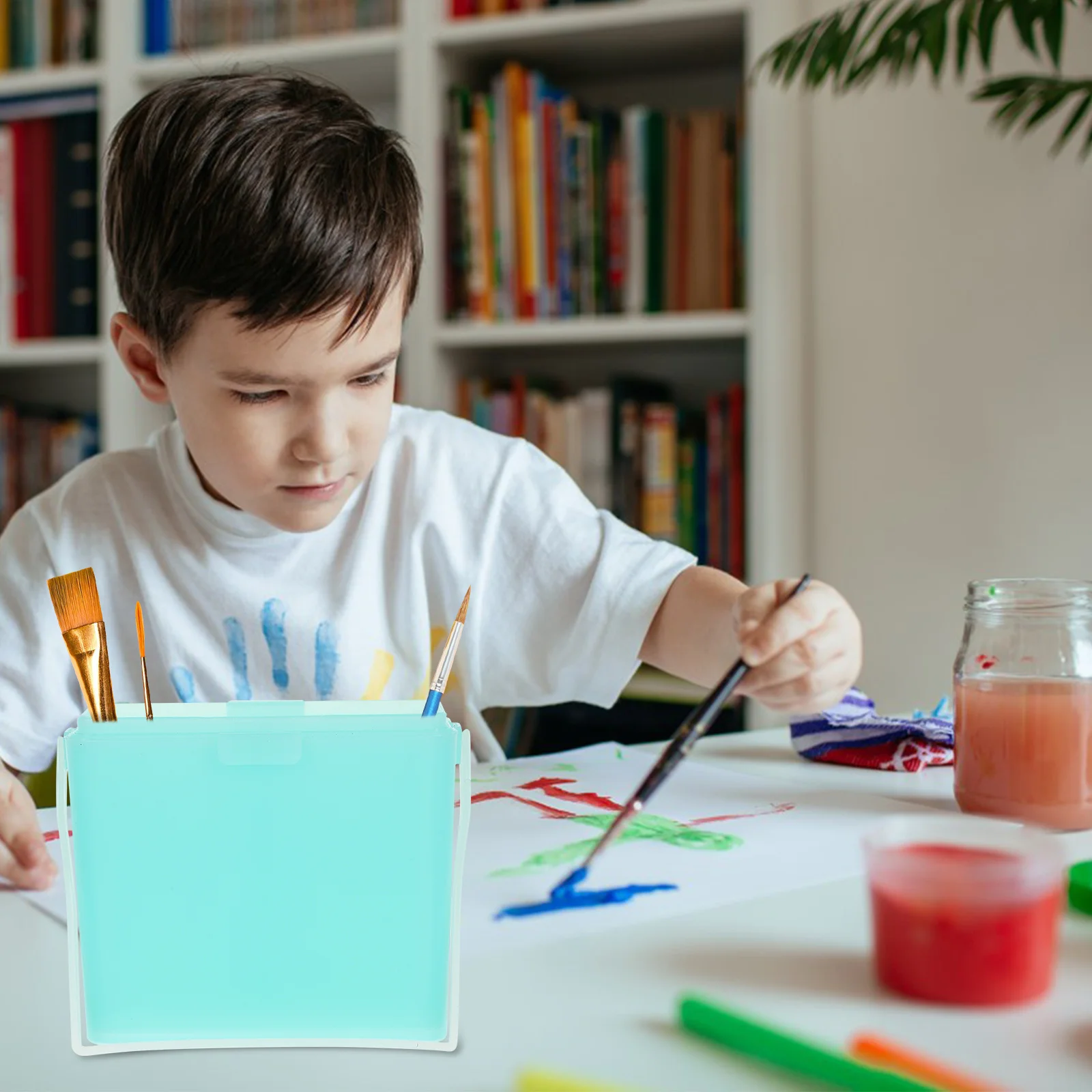 دلو فرشاة ألوان مائية لغسالة الطلاء مع مقبض منظف فرشاة بلاستيكي مدمج قابل لإعادة الاستخدام للفنانين أداة رسم يدوية منزلية