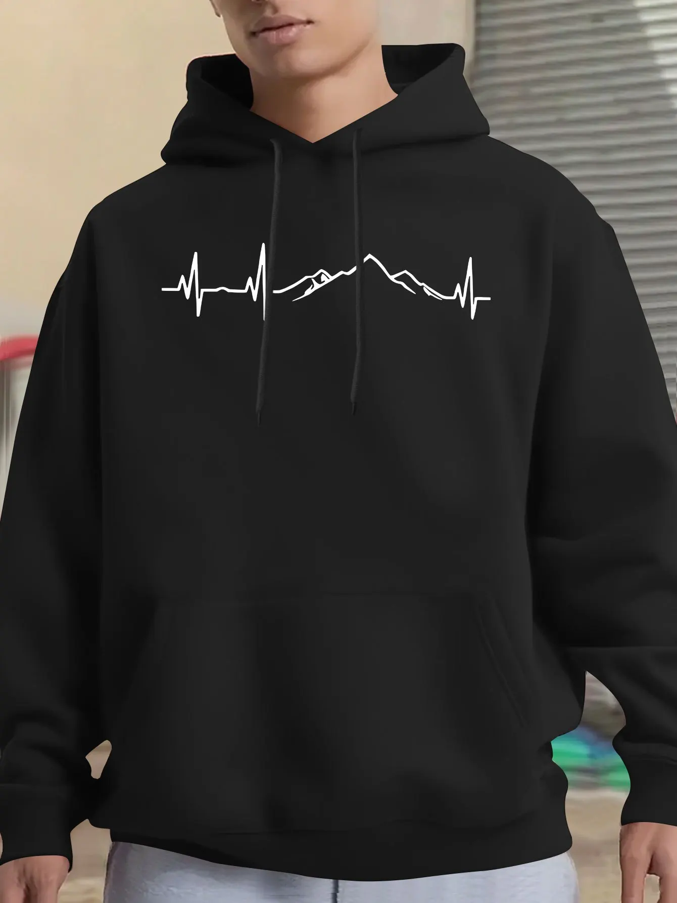 Men's Minimalist Hoodie for Everyday Outfits, with Hood and Functional Pockets, Comfortable Spring/Autumn Jacket