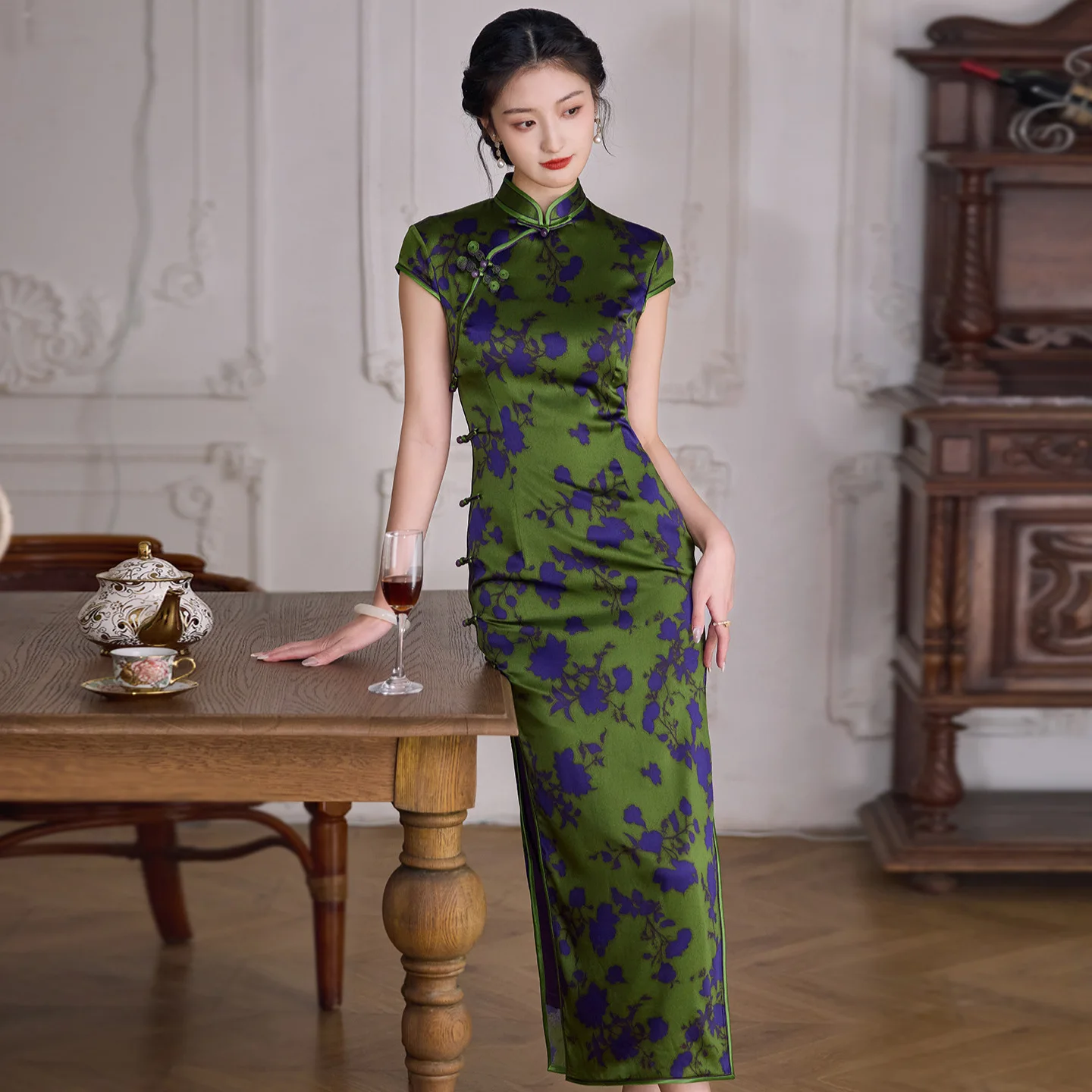 

Green Silk Chinese Floral Traditional Vintage Modern Cheongsam Qipao Improved Dress Retro Old High-Grade Catwalk Long