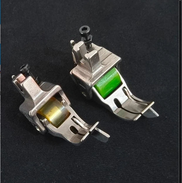 Piedino per pressa a rulli pesanti per macchina da cucire industriale, bordo di protezione sinistro e destro, linea aperta