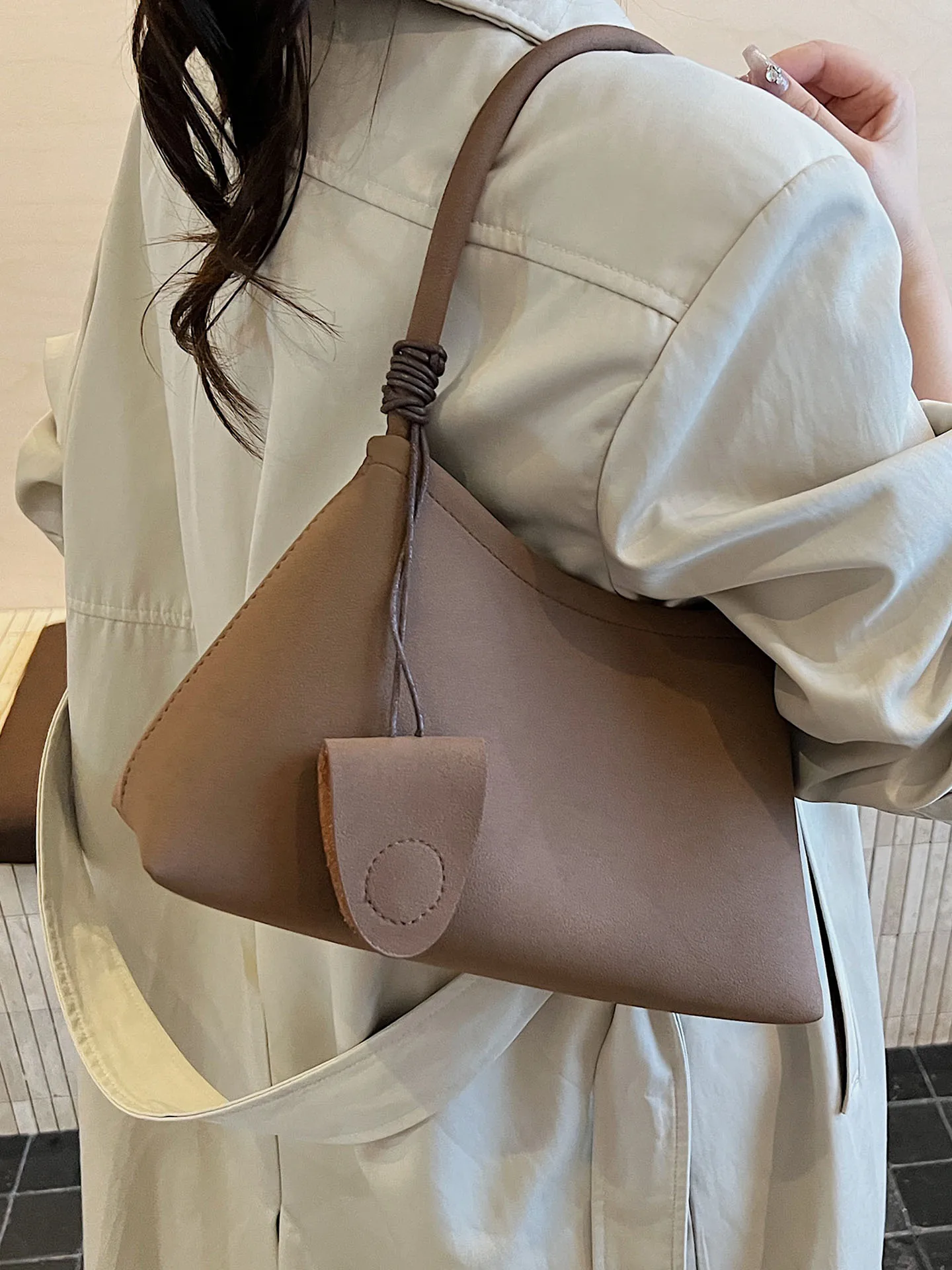 

Retro Faux Suede Single Shoulder Bags for Women French Simple Trend Solid Color Underarm Bag New Versatile Commuter Handbags