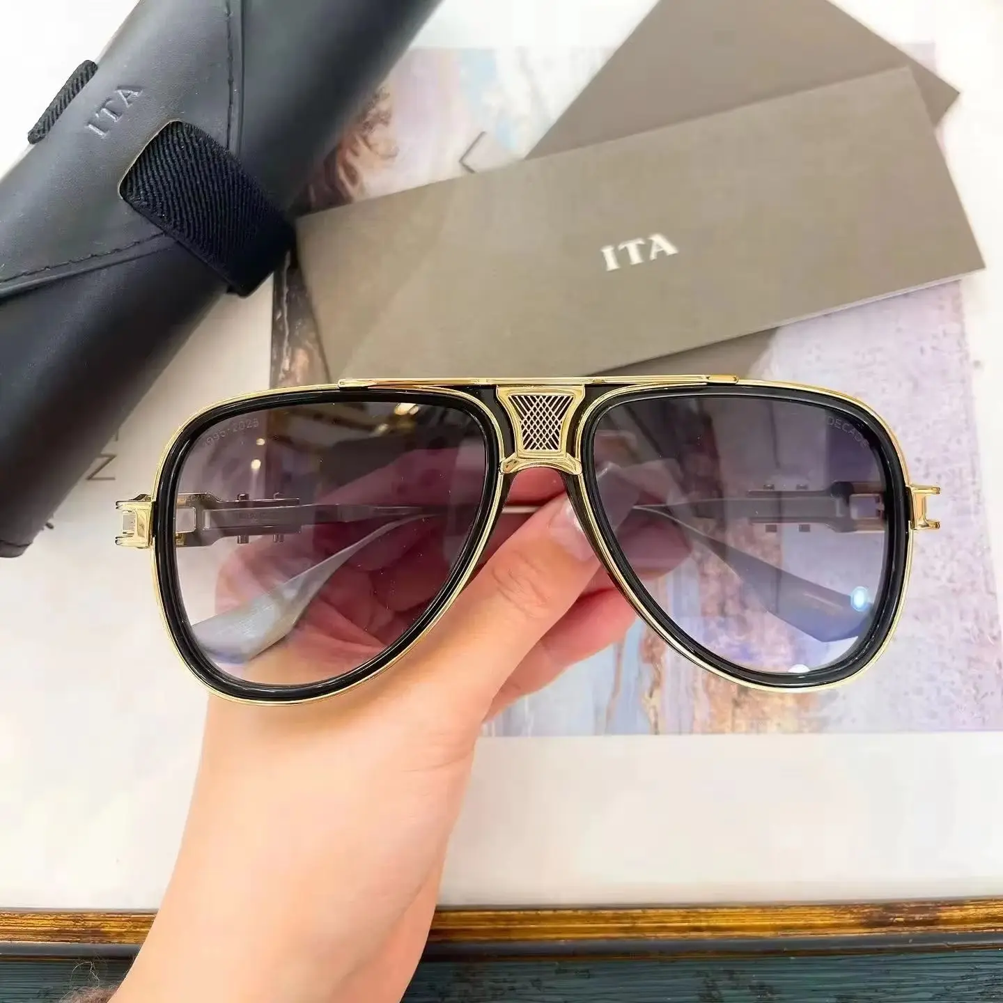 

Newest Brand Women Men Sunglasses Oval Alloy Frame UV Gradient Purple Lenses For Unisex Eyeglasses ADITA GRAND-DECADE DTS460-A