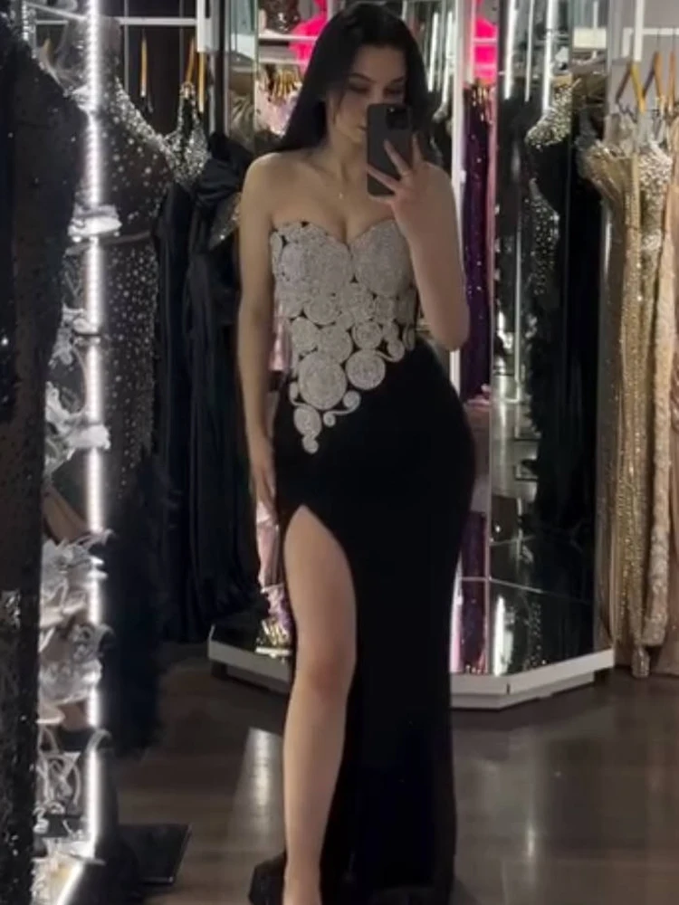 VC Black Velvet Long Prom Dress Strapless Sparklingly Beads Appliques Details Side High Split Celebrity Party Evening Gown