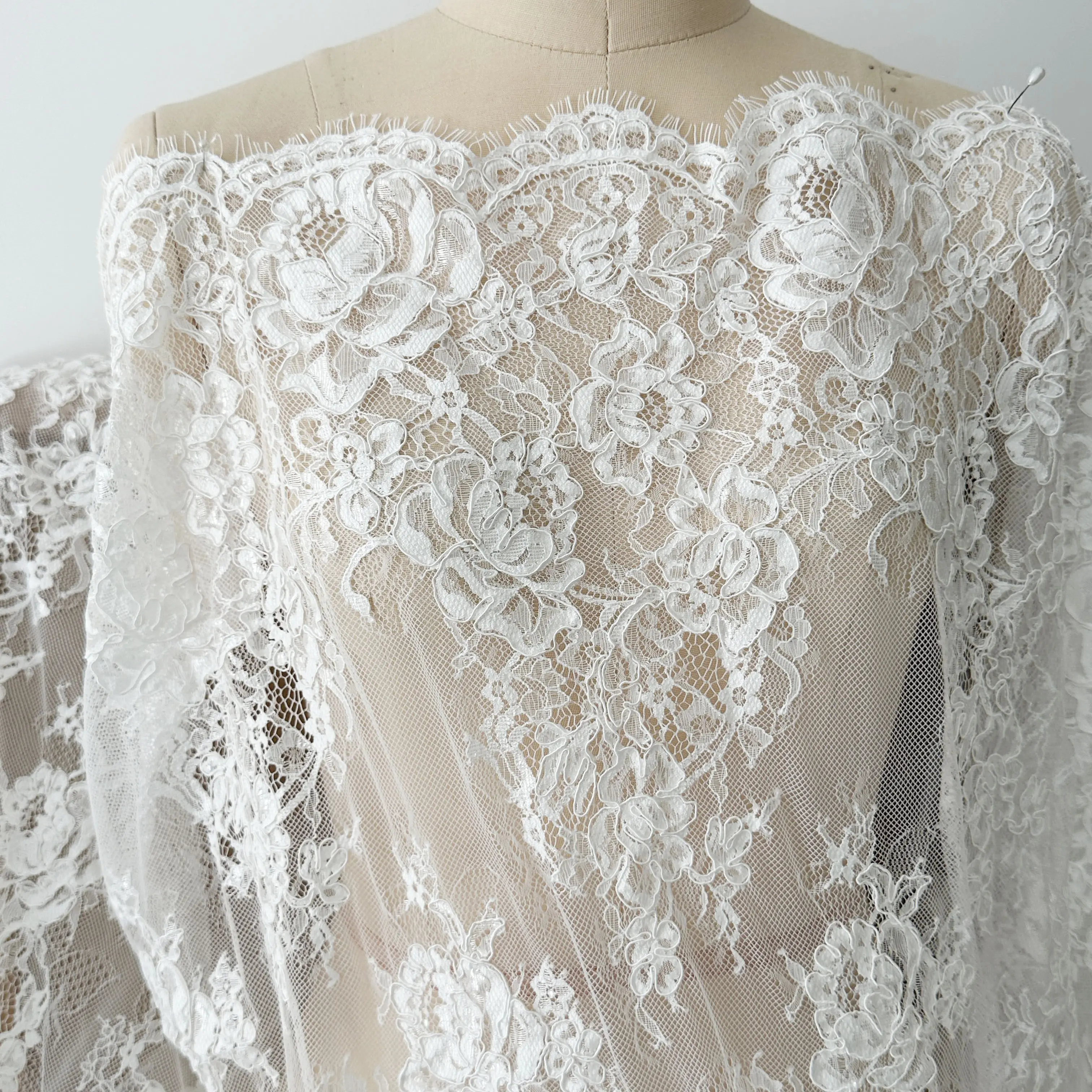 3m per piece white foreign order exquisitely handmade plied eyelash lace for beautiful bridal veils and shawls