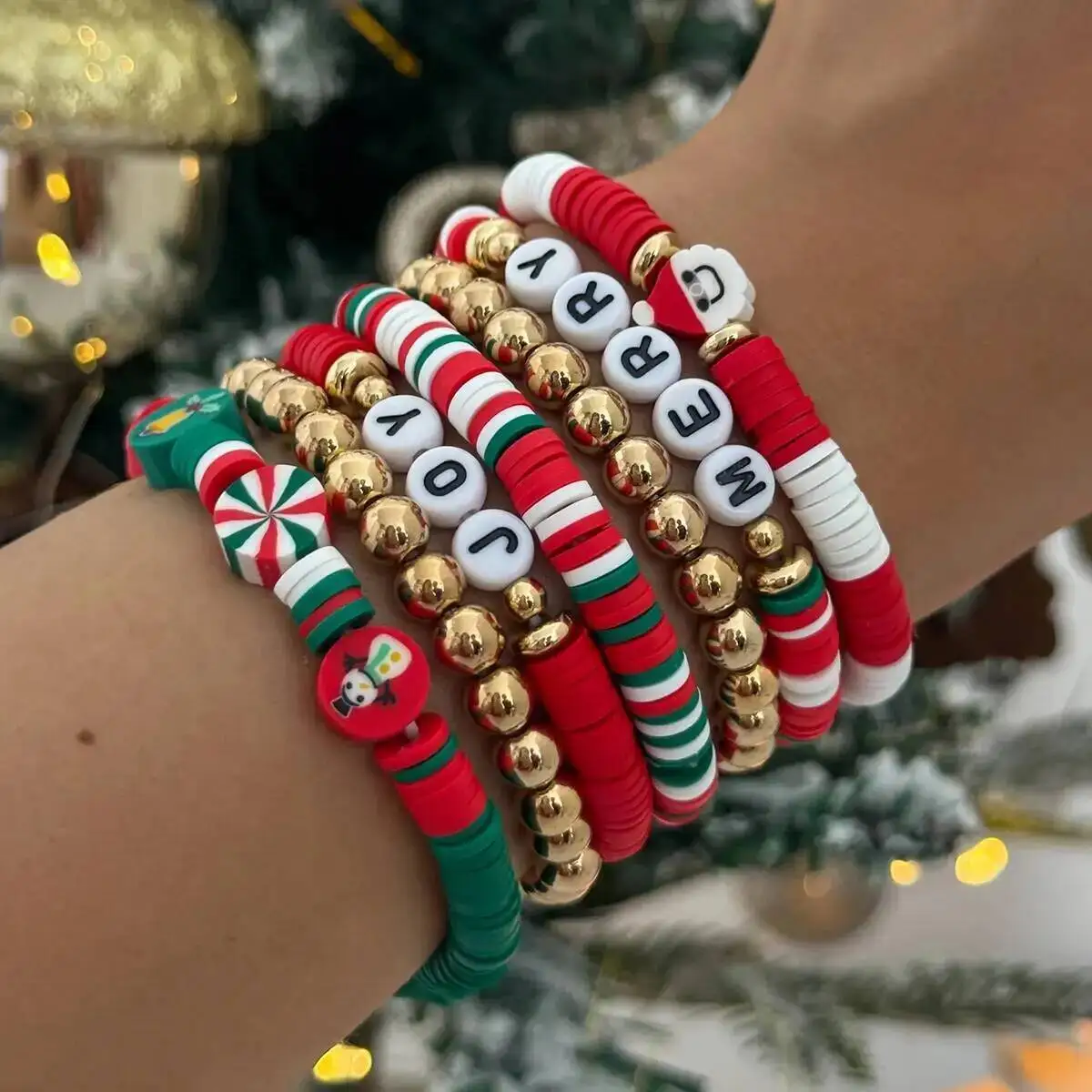 

KunJoe 7pcs/set Santa Claus Snowman Christmas Bracelet for Women Stackable Gold Color Red Bead Bracelet Merry Joy Letter Bangle
