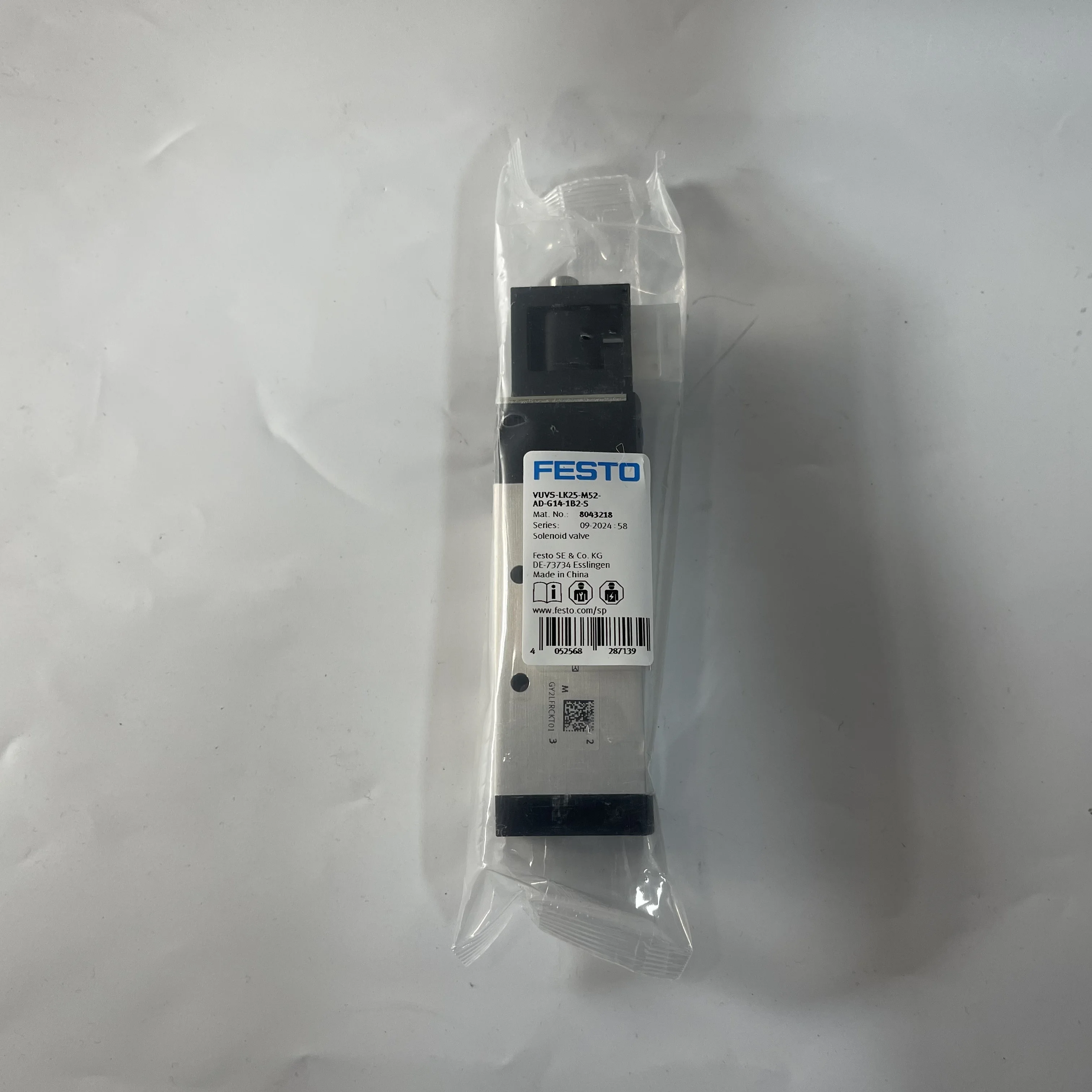 

New and Original FESTO Air Solenoid Valve VUVS-LK25-M52-AD-G14-1B2-S 8043218