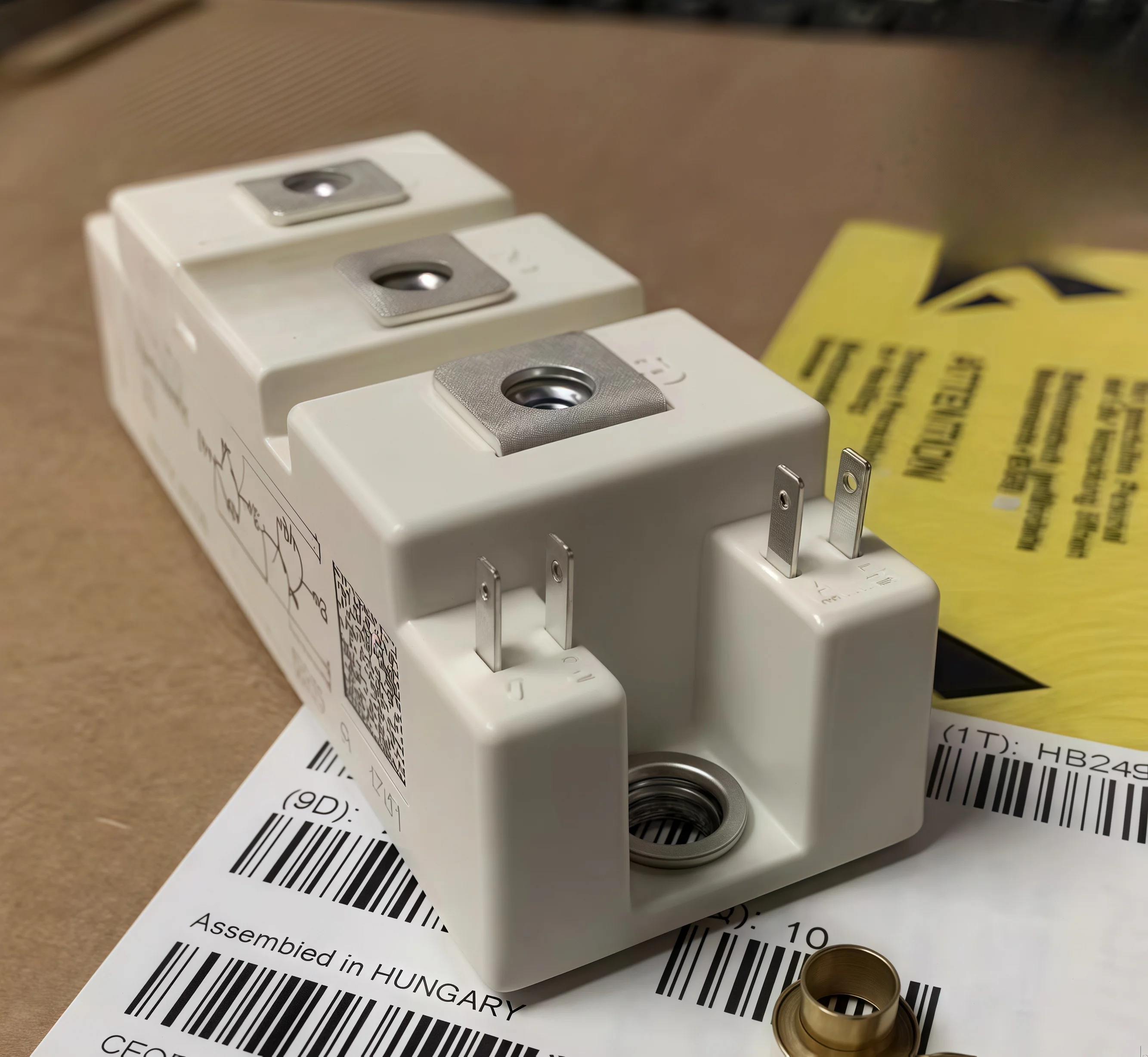

SKM100GB173D SKM75GB176D SKM100GB17E4 SKM145GB176D... Модули SEMIKRON, оригинальный оригинальный запас!