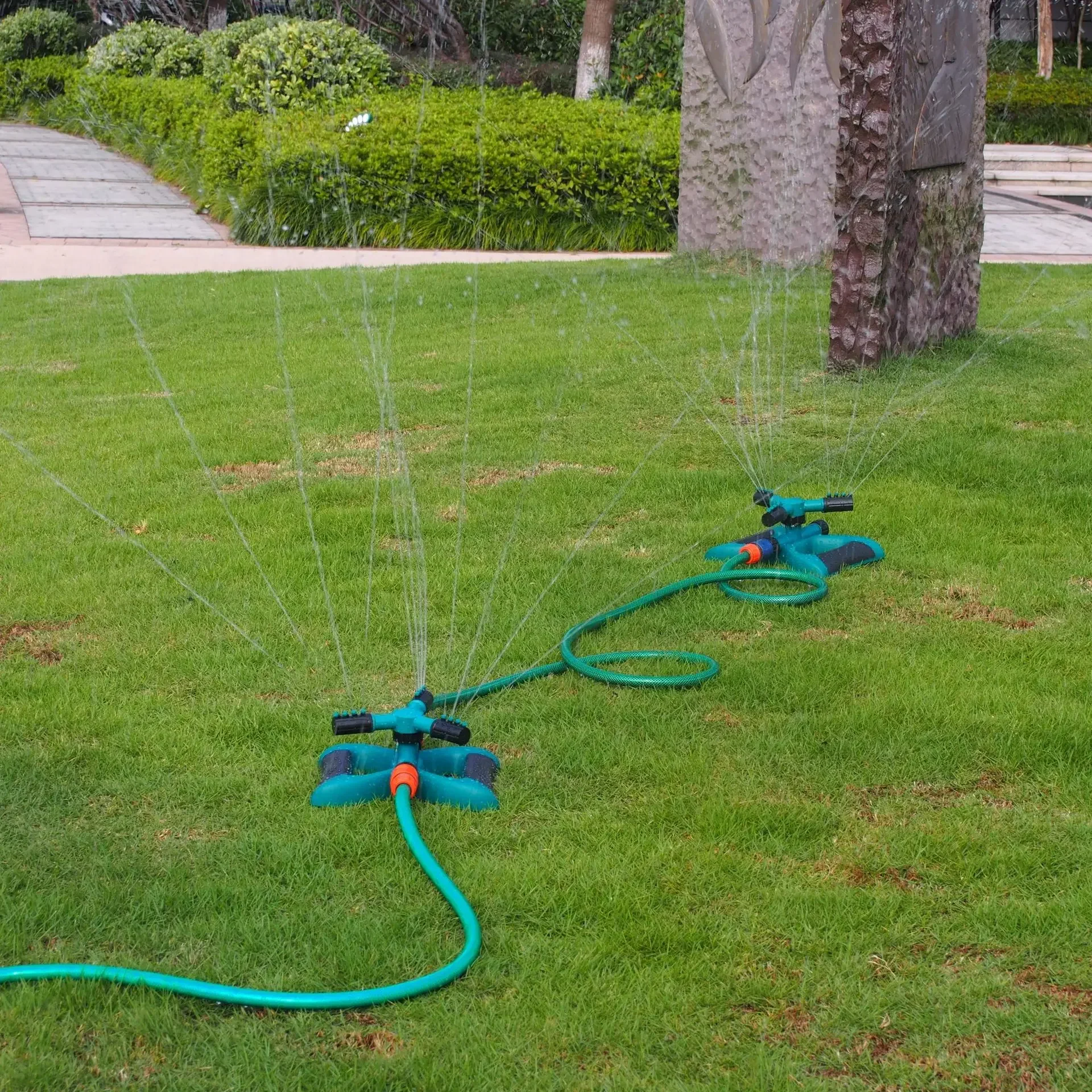 Aspersor automático de agua para jardín, manguera giratoria circular de 360 grados, 3 brazos, tres boquillas