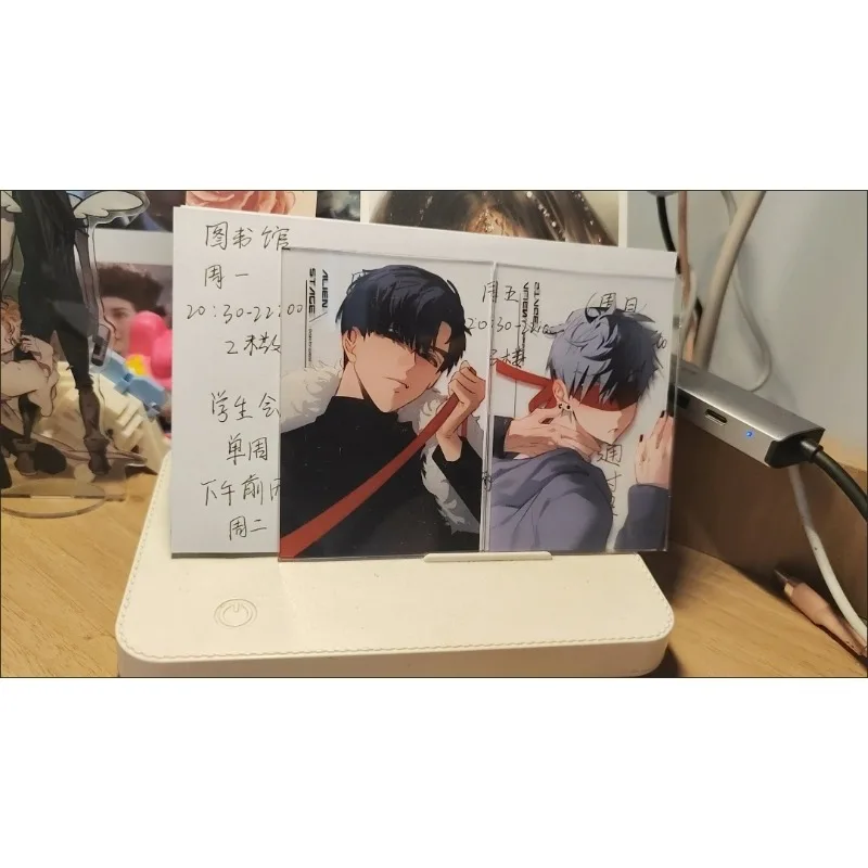 2Pcs/Set Alien Stage Anime Group Photo Card Ivan Till Keychain Plate Desk Decor Standing Take Picture Friedns Gift Collection