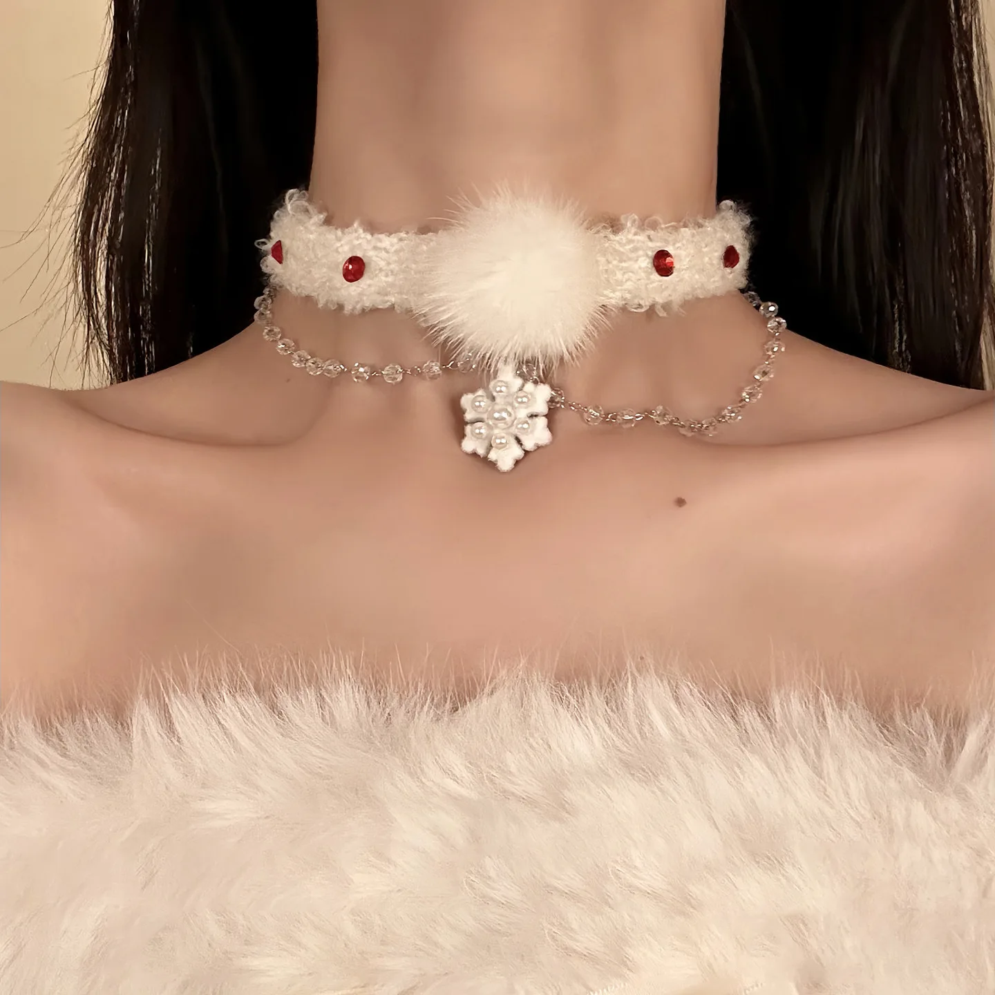 

Fuzzy Crystal Beaded Snowflake Pearl Necklace Autumn Winter Light Luxury Elegance Versatile Collarbone Chain For Woman