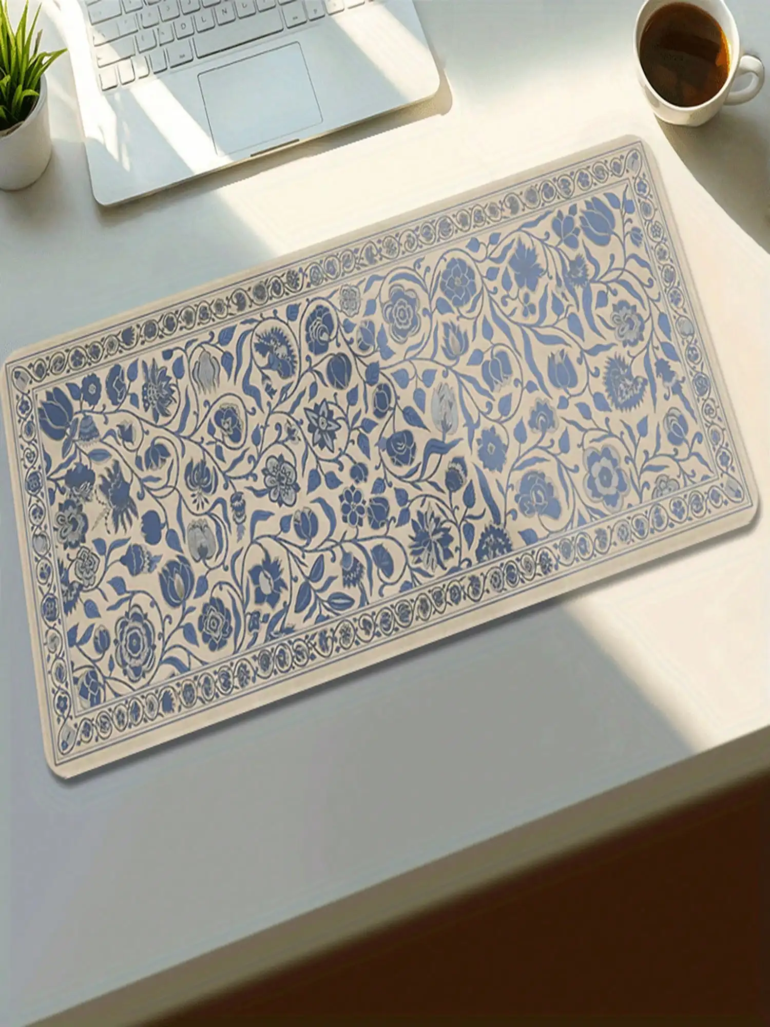 Elegant Floral Blue And Beige Retro Mouse Pad - XXL Rubber Gaming Mouse Pad With Stitched Edges, Extended Desk And Keyboard Pad, Suitable For Office Decoration, Computer Accessories.