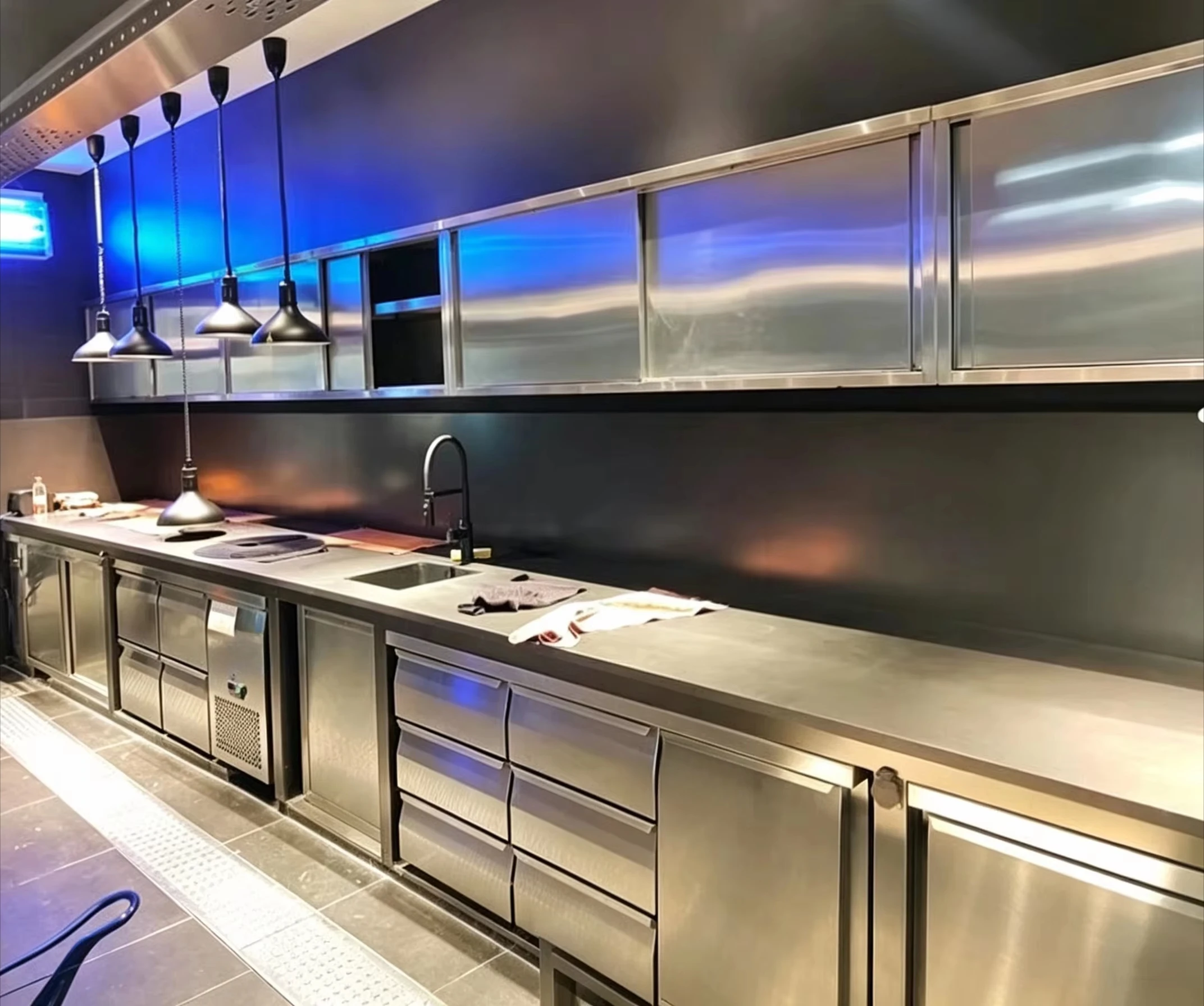 Wiberda Chinese Stainless Steel Commercial Kitchen Equipment for Restaurants and Hotels Gas/Electric Powered Easy Cleaning