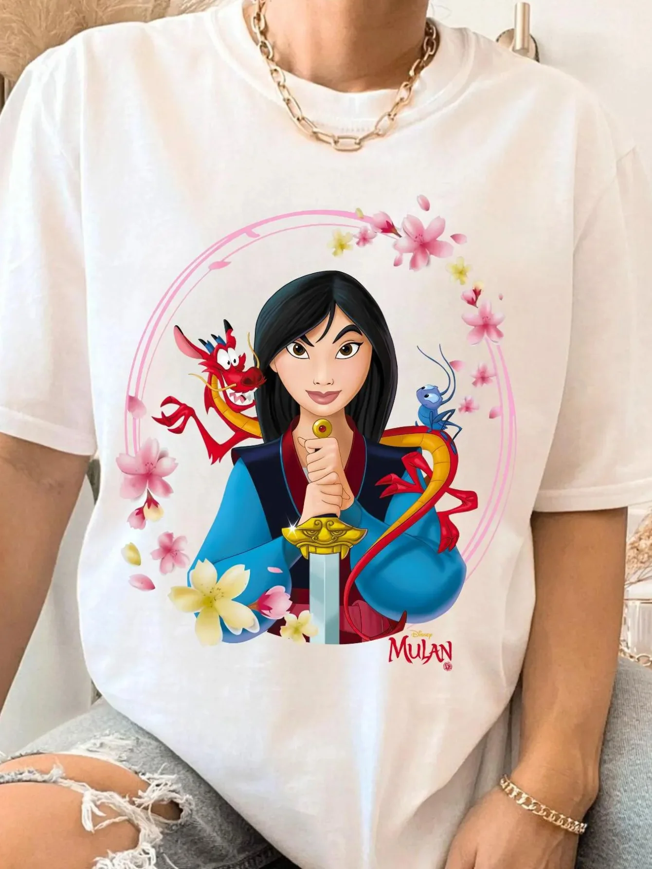 تي شيرت Mulan Princess Warrior Pattern - تصميم زهر الكرز والتنين الملون، رقبة دائرية ناعمة، قابلة للغسل في الغسالة