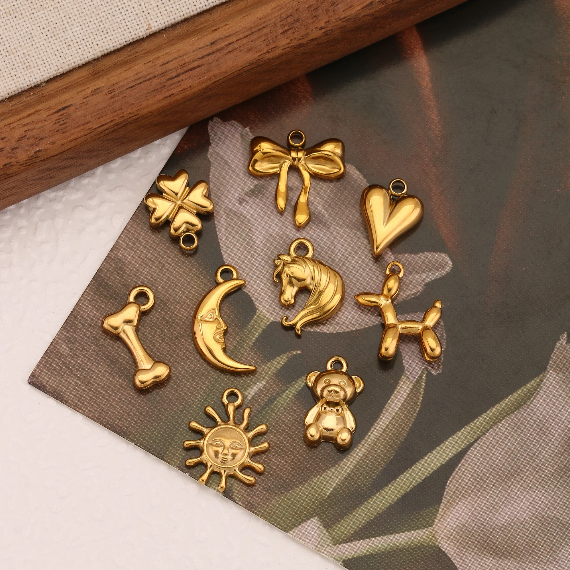 3Pcs Cute Small Bear/Luckly Clover/Heart/Sun Flower Charms PVD Plated Gold Pendants DIY Necklace Bracelet Earring Jewelry Making - Detail 1