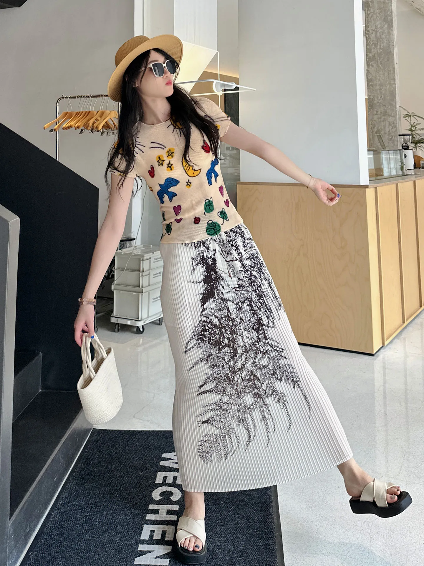 

Летний комплект из облегающего топа с коротким рукавом и юбки-миди в винтажном стиле, плиссированная юбка с эффектом обертывания, модный женский комплект