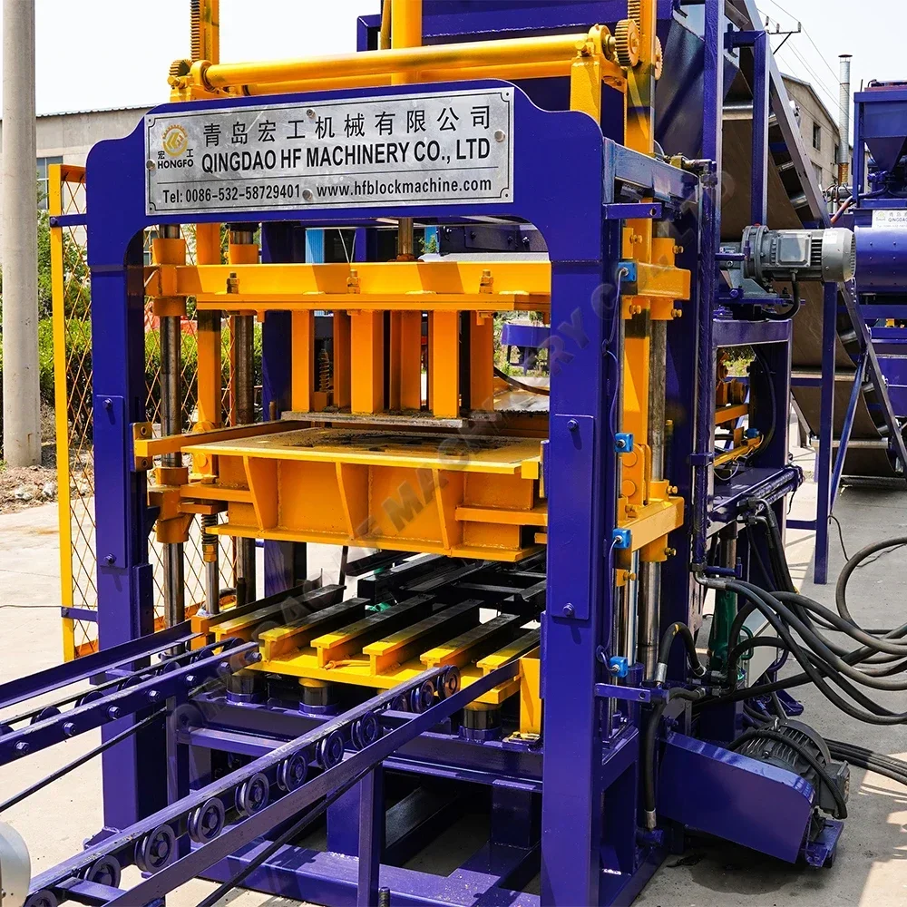 رائجة البيع QT4-18 آلات مواد البناء لآلة تصنيع الطوب الطيني سهلة التشغيل