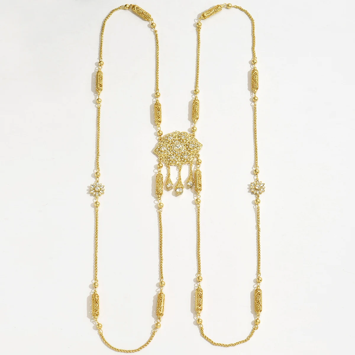 สร้อยคอผู้หญิงสไตล์โมร็อกโกคลาสสิกแบบย้อนยุค ลายดอกไม้ฉลุ สร้อยคล้องไหล่สำหรับงานแต่งงาน