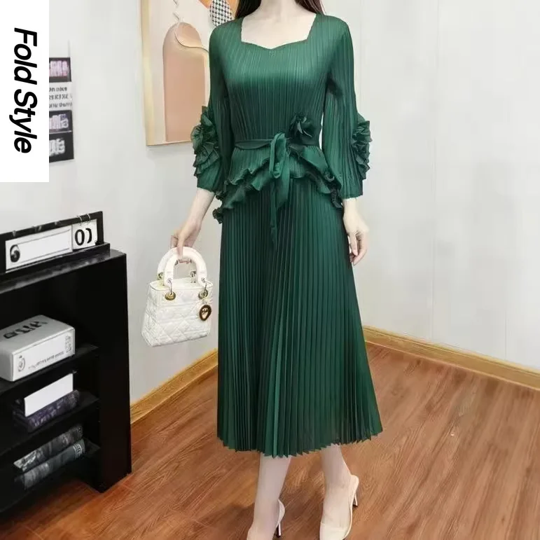 

2025 Winter Miyake Suit Pleated Big Swing Skirt New Thin Personality Pleated V-neck Two-piece Suit Women