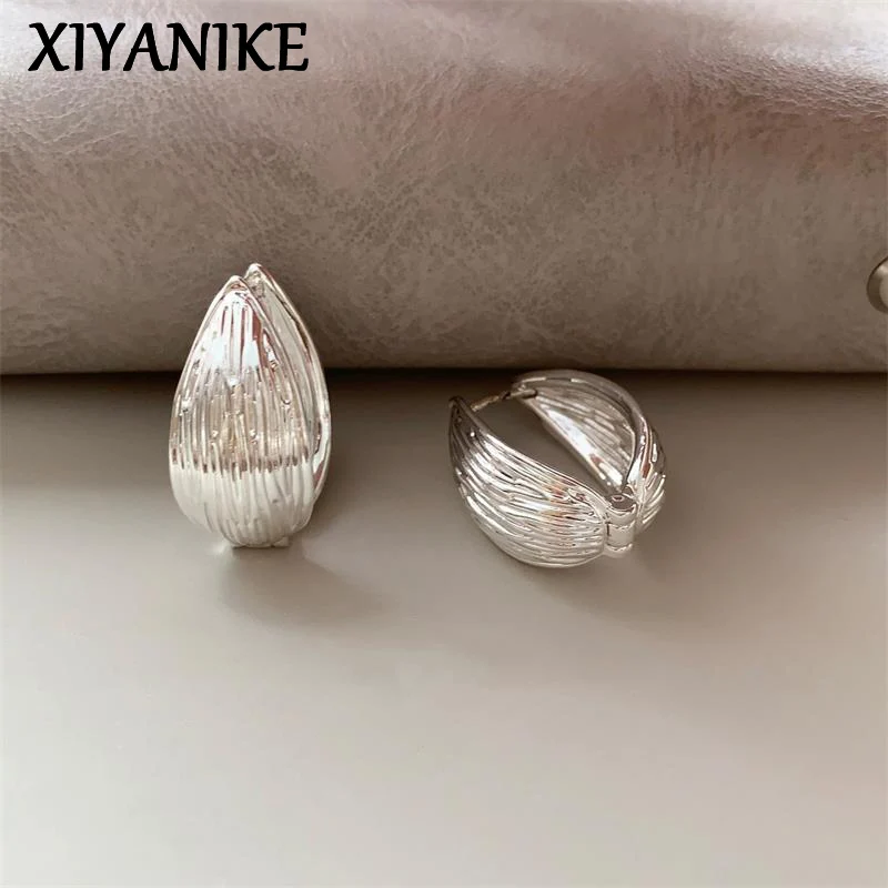 

XIYANIKE Creative Leaves Pattern Hoop Earrings For Women Lady Fashion New Jewelry Accessory Gift Party Wholesale серьги женски