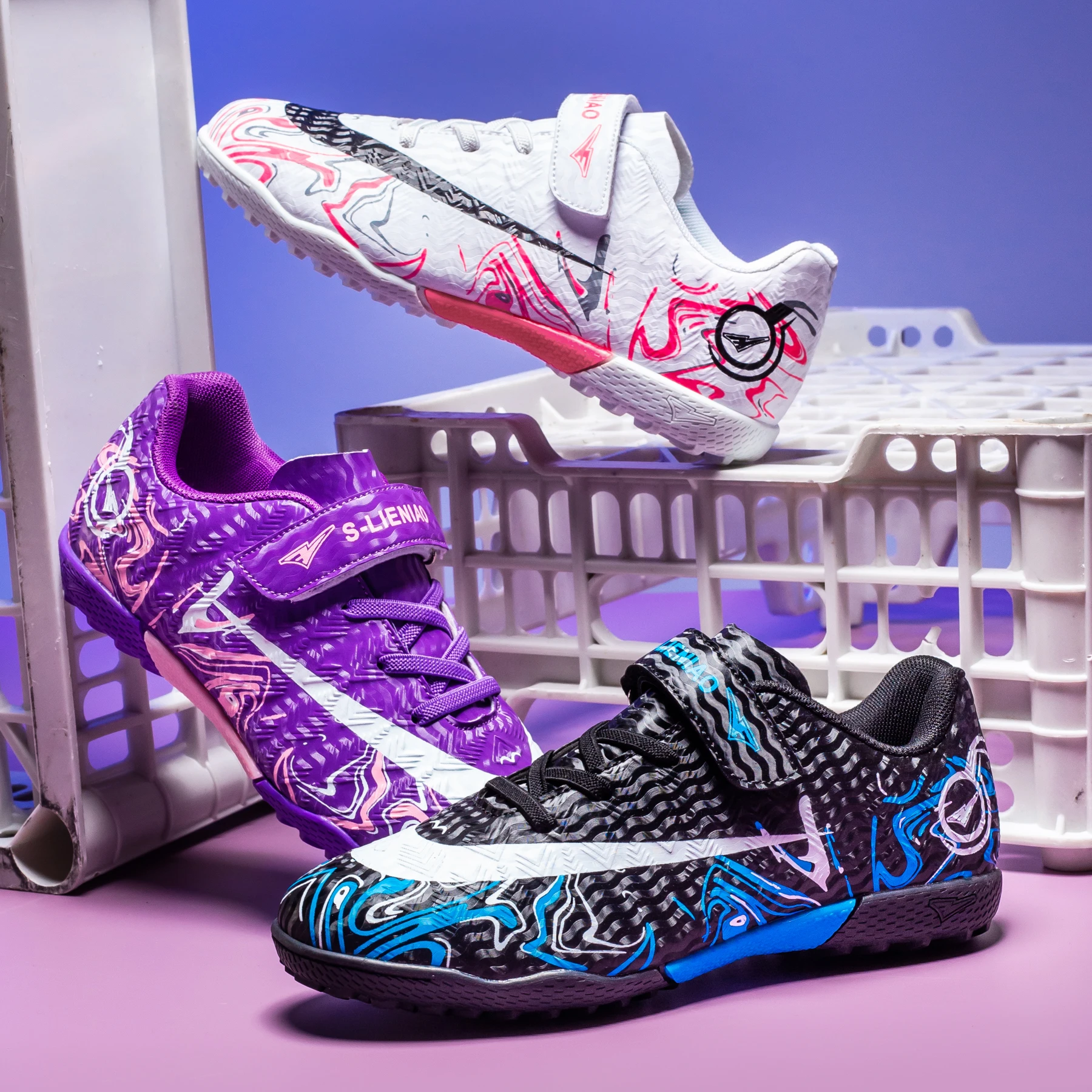 

Детские футбольные бутсы, футбольные бутсы для детей и молодежи. Легкие футбольные бутсы для твердых тренировочных бутсов. Кроссовки.