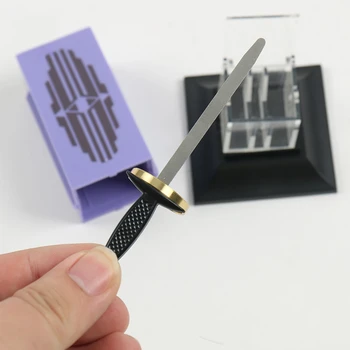 سيف Tenyo من خلال حلقة داخل النعش (ساطور كريستال) خدع سحرية تخترق السيف من خلال الدعائم السحرية لعبة ملحقات للتحايل