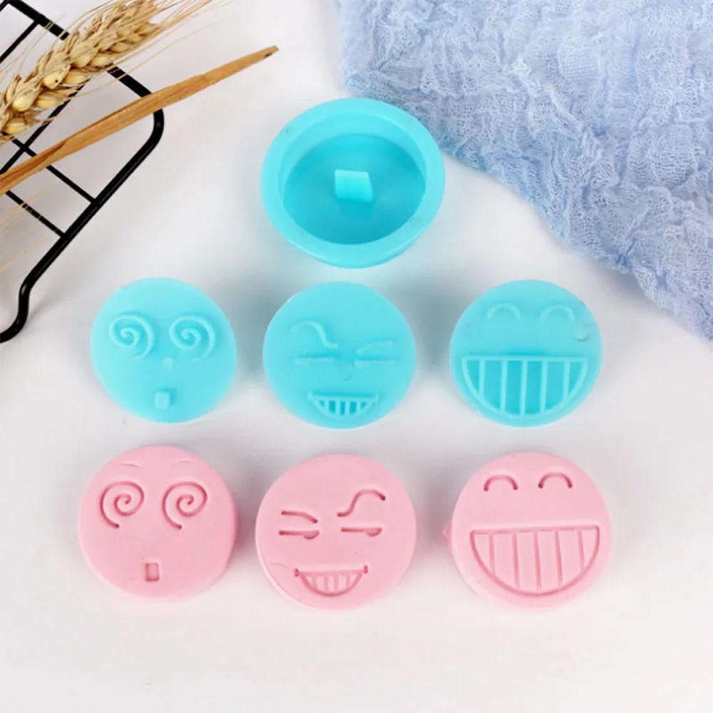 13Pcs/Set 40G Smiling Face Embossing Mould Fondant Biscuits Mold Plastic Cake Decorating Tools Cookie Cutters Baking Odorless