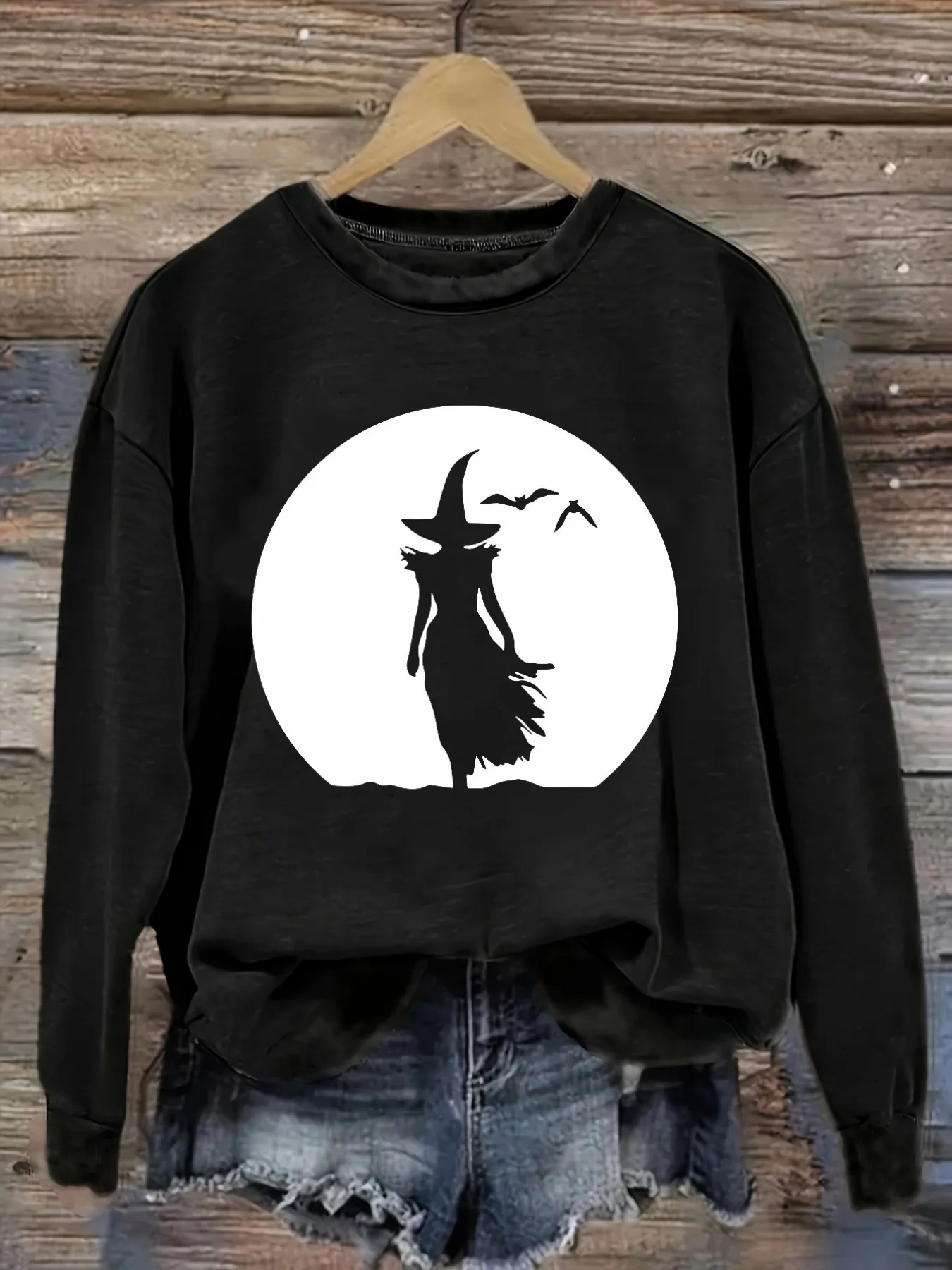 Women's Casual Long Sleeve Crew Neck T-Shirt Witch Silhouette Moon Print Design Design, Round Neck Women's Clothing, Machine Washable, Slightly Elastic, Loose Fit, Spring Autumn Winter Women's T-Shirt, Halloween Costume Outfit
