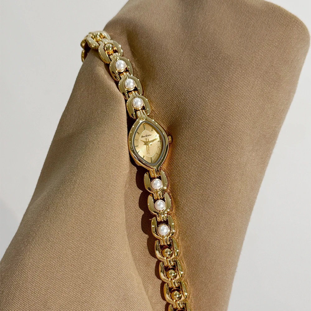 Fashionable Luxury Women's Watches Bracelet With Antique-style Diamond-shaped Small Dial And Pearl-Like Quartz Movement Watch