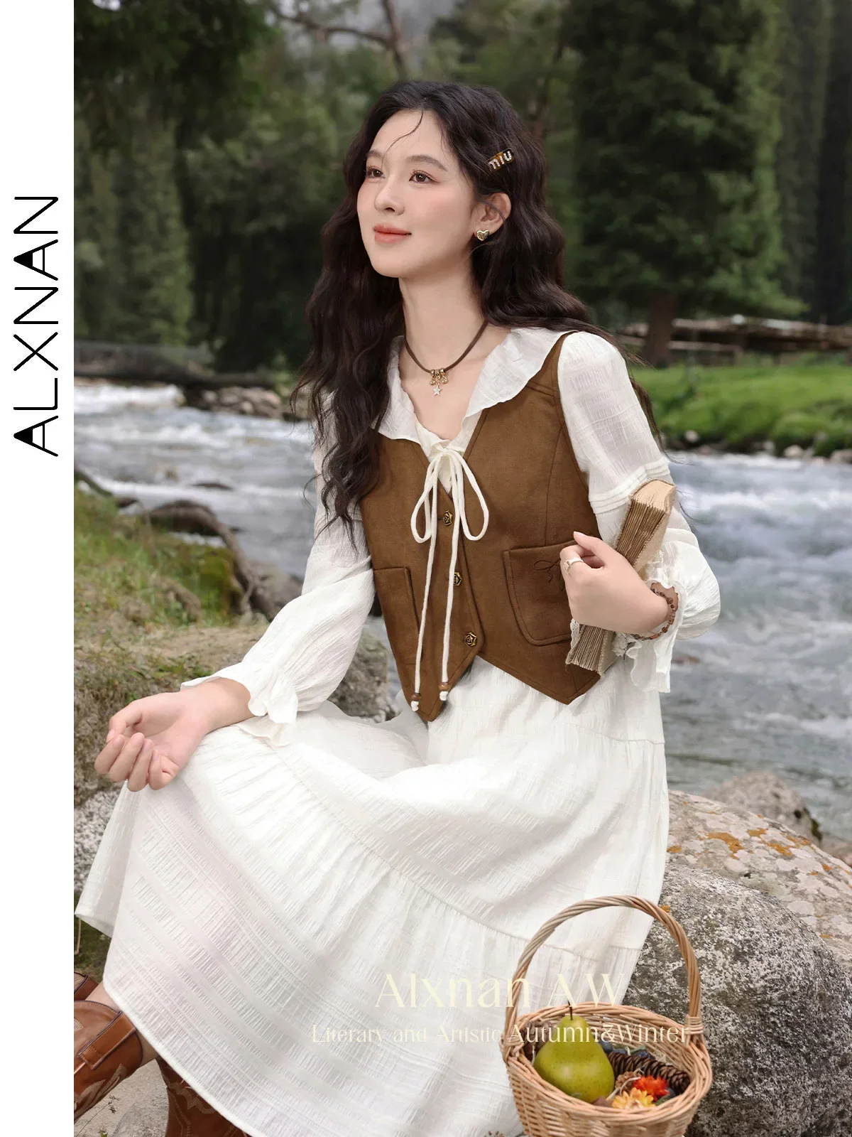 

ALXNAN Women's Vintage Vest V-neck Embroidered Bow Metal Rose Button 2024 Fall Winter All-match Waistcoat Sold Separately L39317