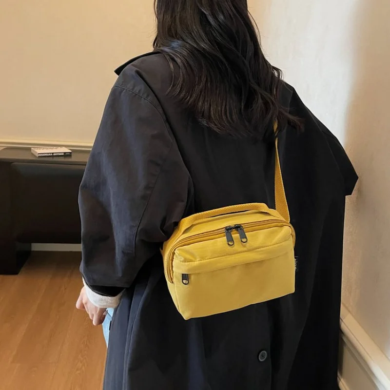 

Women Fashionable Designer Look Messenger Bag Made From Leather With An Elegant And Classic Style