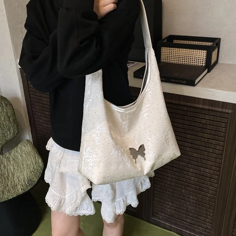 

Luxury Designer Women Leather Tote Bag With Zip Top Closure And Reinforced Bottom For Heavy Duty Use And Elegant Style