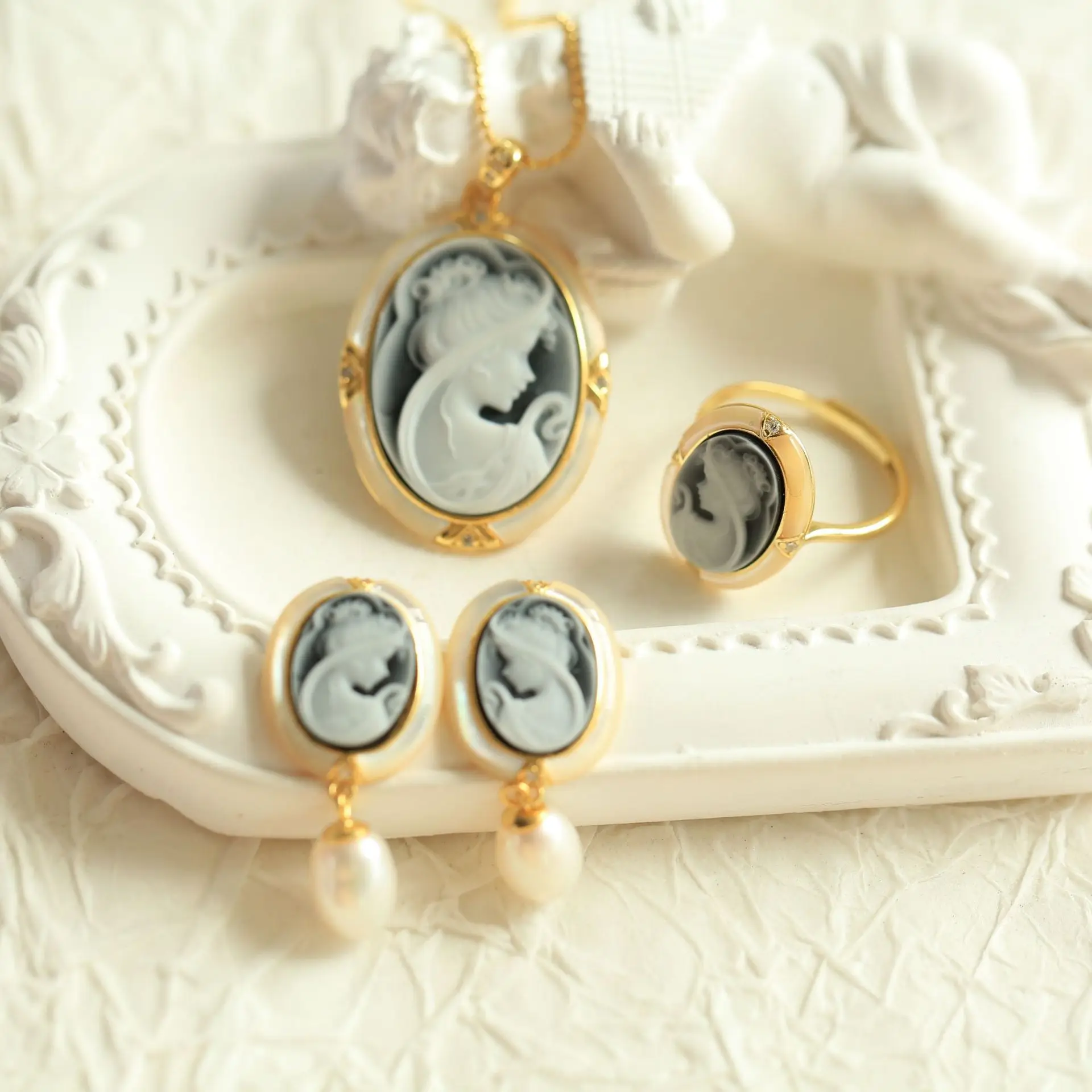 

Chinese Ancient Style S925 Silver Body Silver Plating 18K Gold Inlaid Agate Card Mayo Flower God Eardrops Stud Earrings Ring