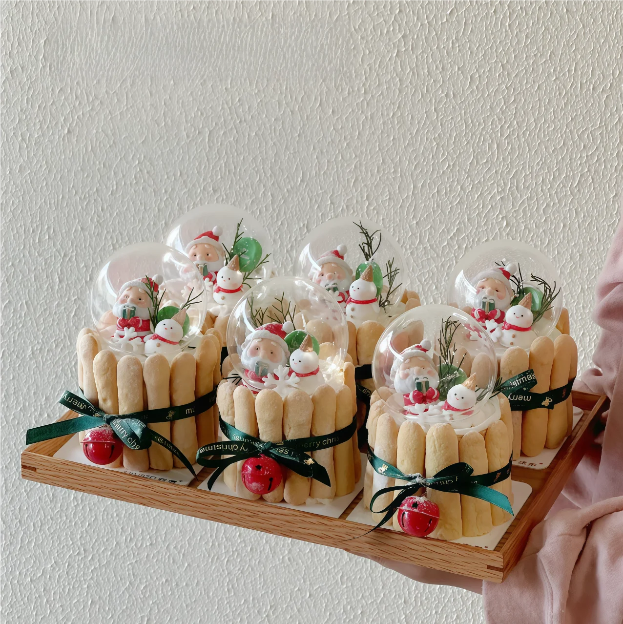 

Декоративная фигурка из смолы: Дед Мороз и Снеговик под стеклянным колпаком, украшение для торта, тематический элемент для праздничного оформления, 9 видов праздничных аксессуаров