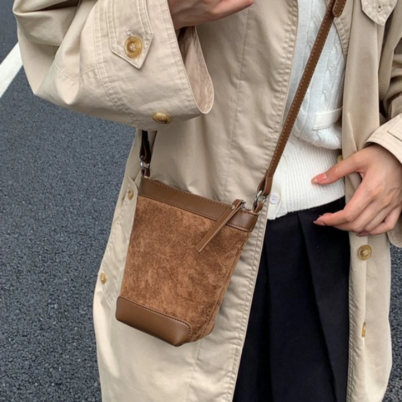 

Новые швейные нитки из искусственной замши, дизайнерские сумки через плечо для женщин, 2025 г., высококачественные милые сумки на плечо большой вместимости