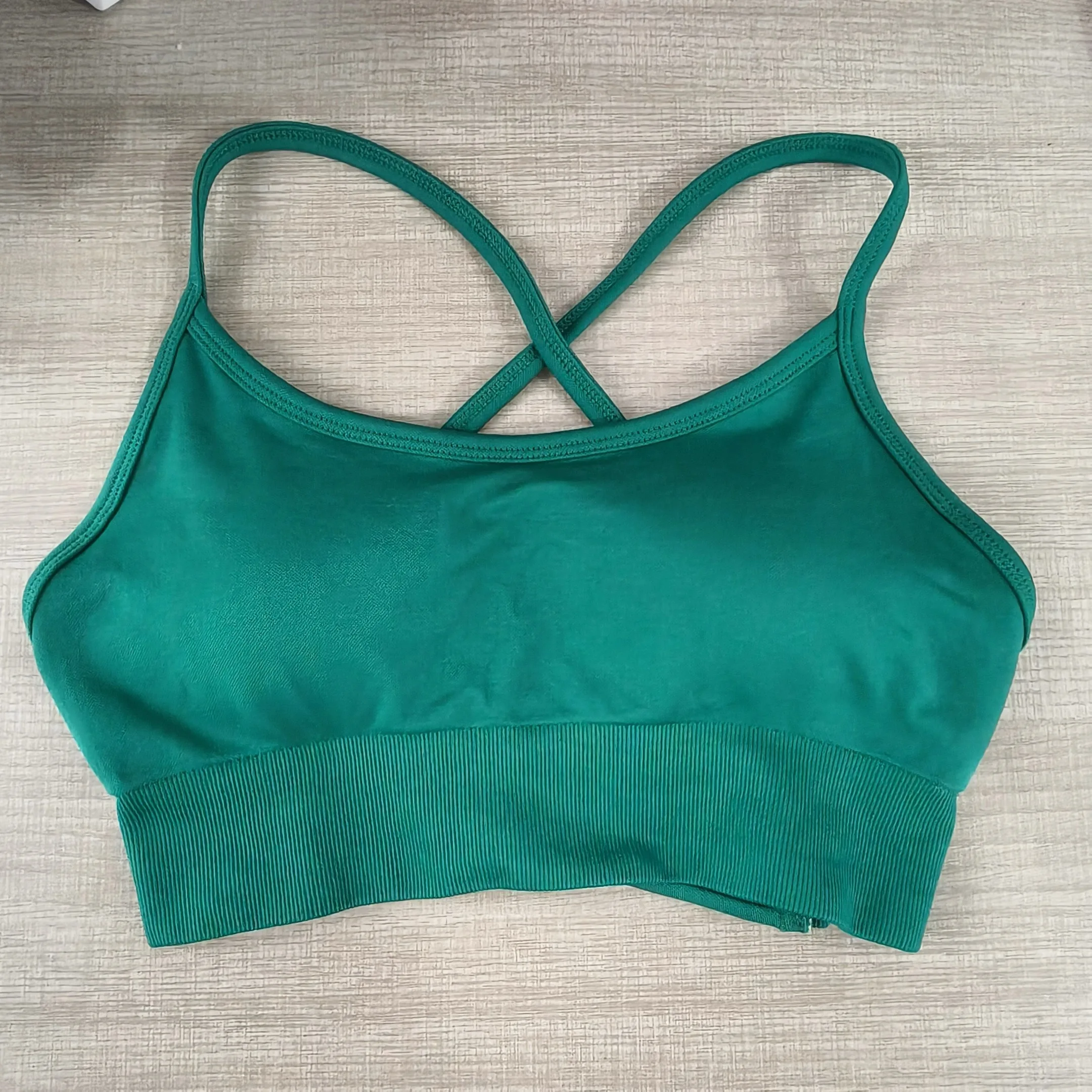 Sommerliche Yoga-Bekleidung für Damen: Atmungsaktive Unterwäsche, Sport-BH zum Laufen, formgebendes Push-up-Oberteil und stoßdämpfendes Top – Detail 9