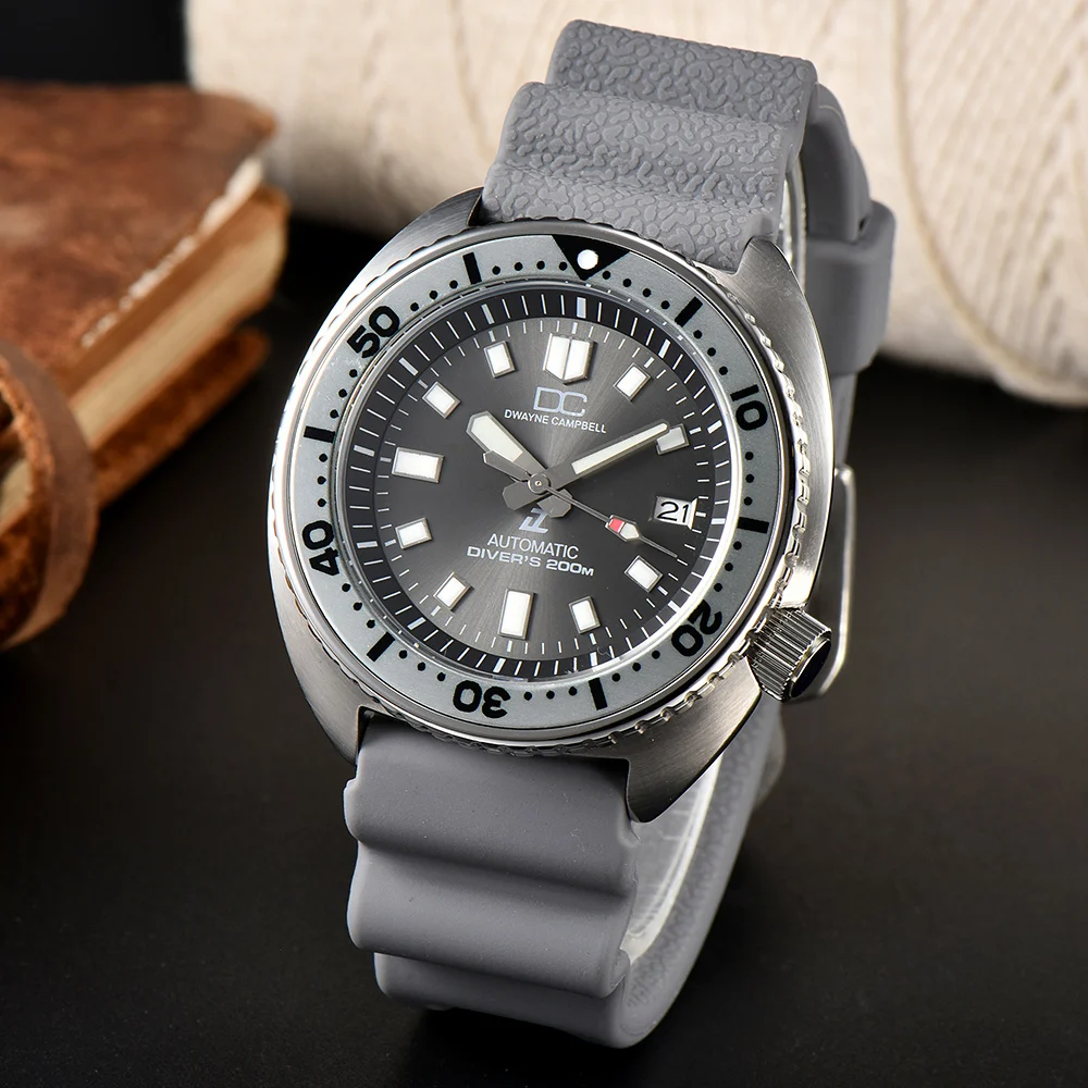 Reloj de pulsera automático para hombre, cronógrafo plateado con logotipo personalizado, movimiento japonés NH35, zafiro, resistente al agua, marca